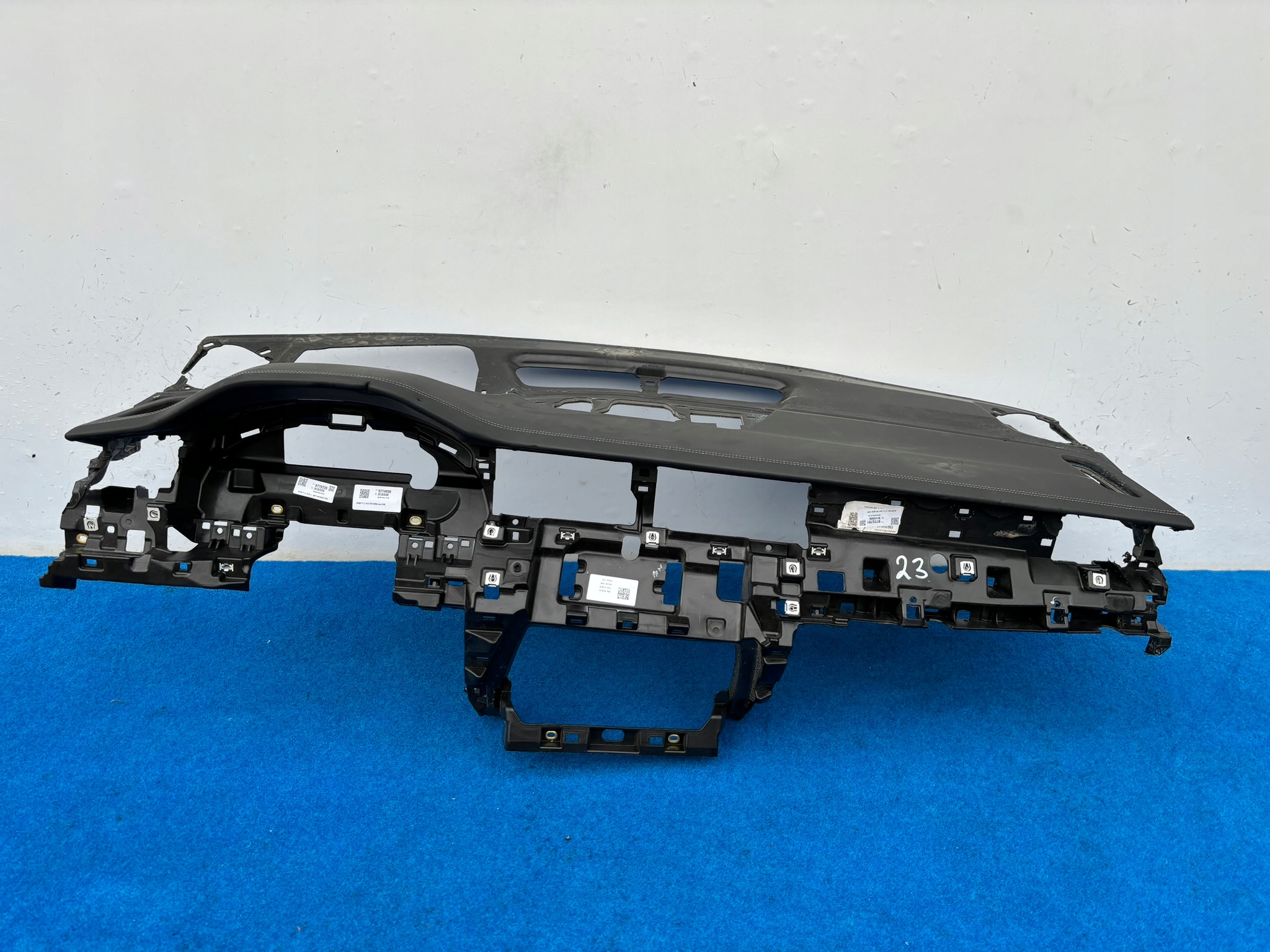 AUDI Q8 4M8 console below HEAD-UP dashboard instrument panel cockpit 4M8857033 NR23