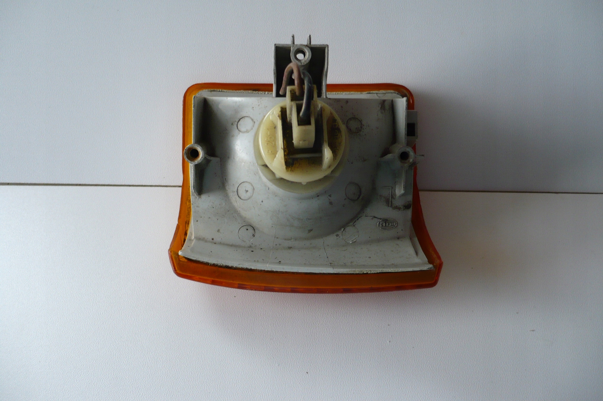 AUDI 80 B2 indicator left front HELLA