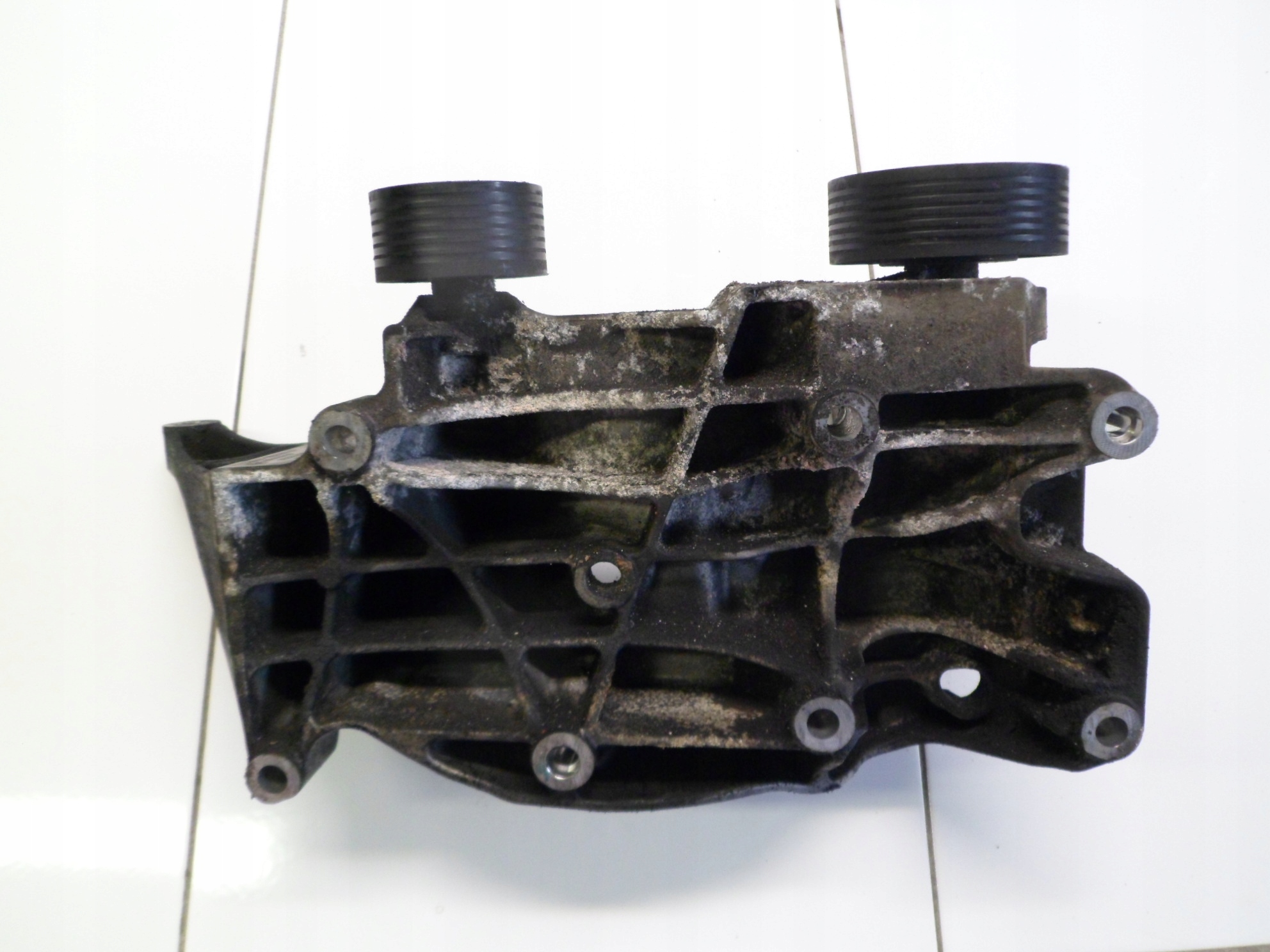 BMW E87 E90 E60 2.0D N47D20A supporto alternatore 7802614