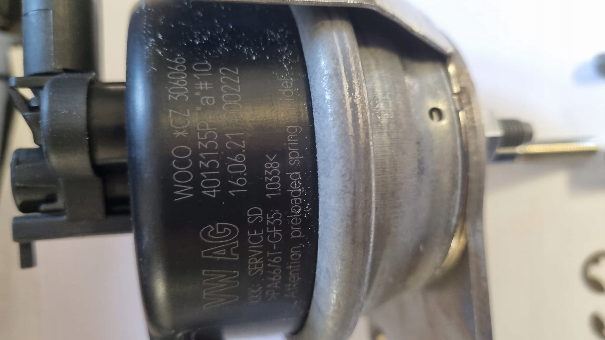 ZAWÓR PODCIŚNIENIA VAG Producent części Volkswagen OE