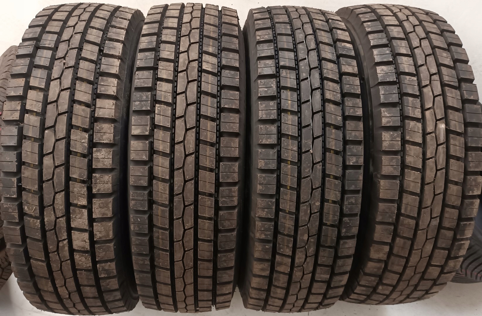 225/75R17,5 (NOWA) LASSA LS/T 5500. NOWE
