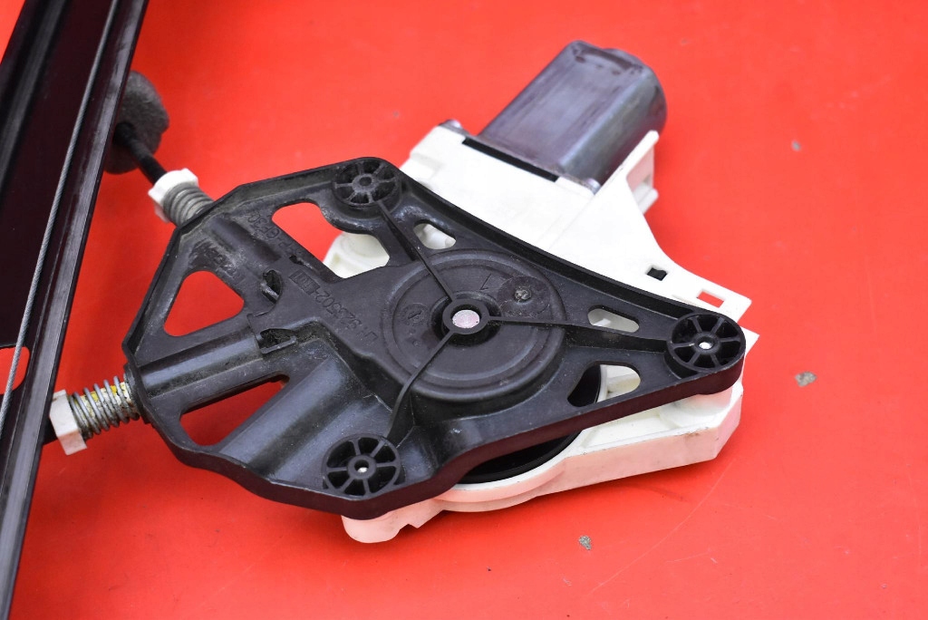 window regulator left front EU TR38U0837461 AUDI Q3 8U 11-14