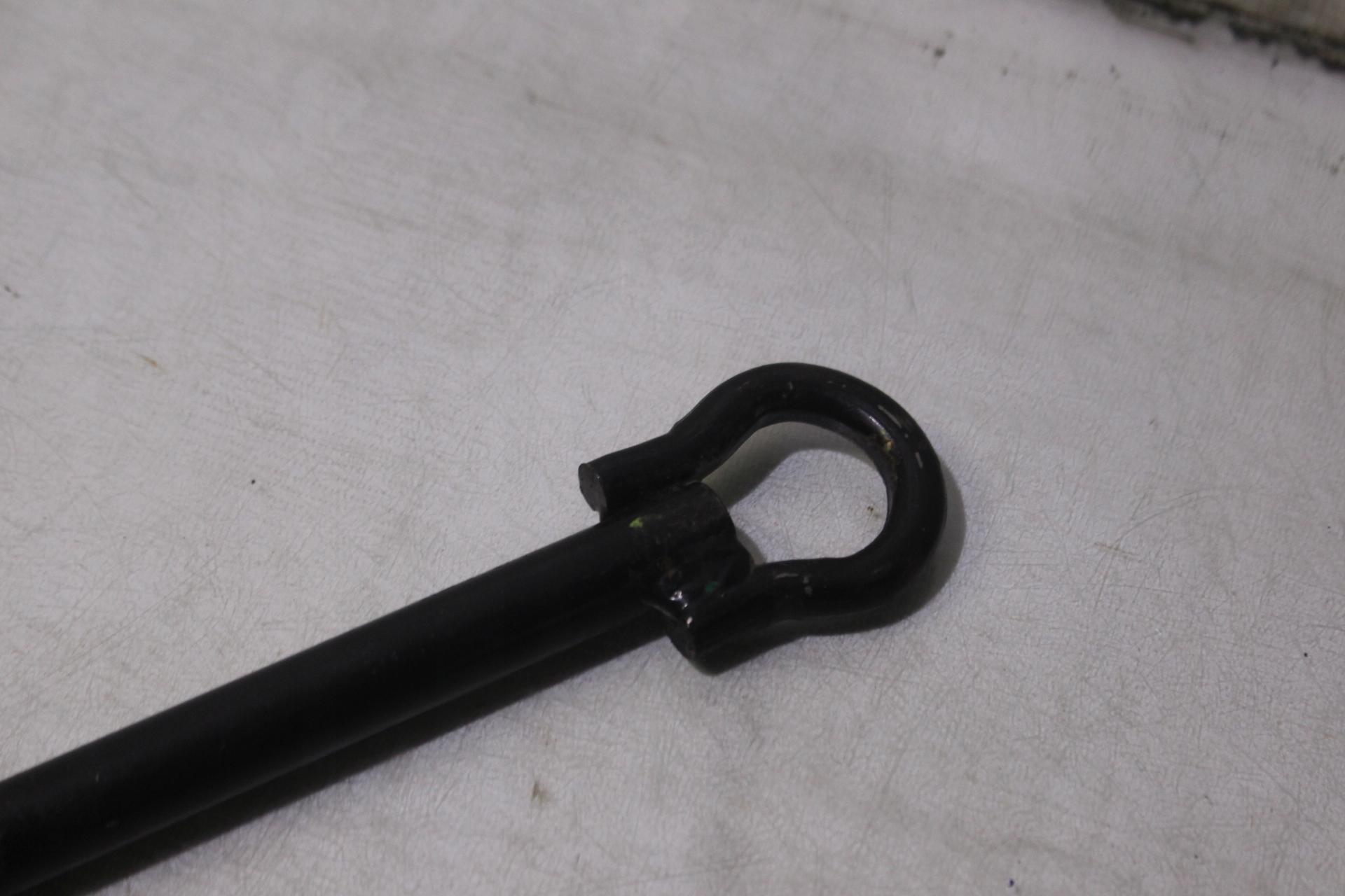 UCHO HOLOWNICZE AUDI 80 Strona zabudowy przód