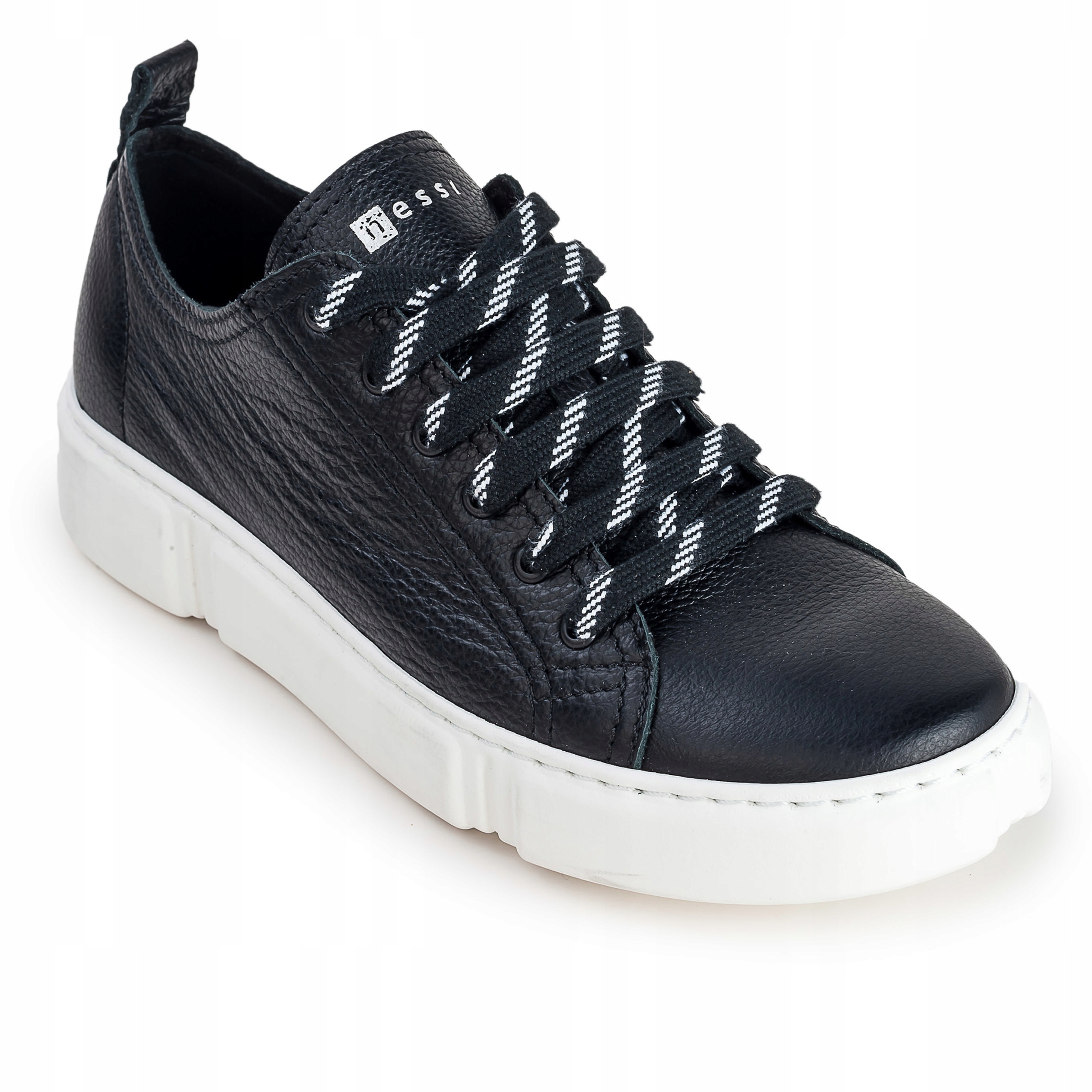 

Półbuty Nessi 20798 Czarny 411 Skórzane roz. 38