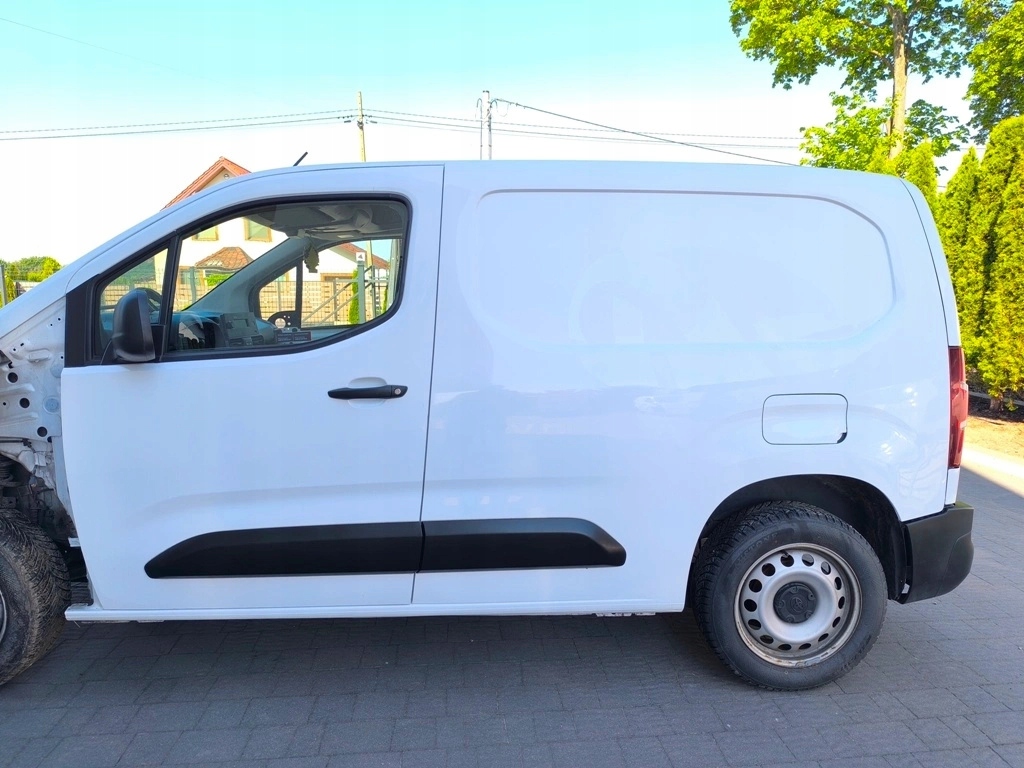 TOYOTA PROACE CITY OPEL COMBO E PAS TYLNY WANNA BAGAŻNIKA DUPA DACH EWP Producent części Inny