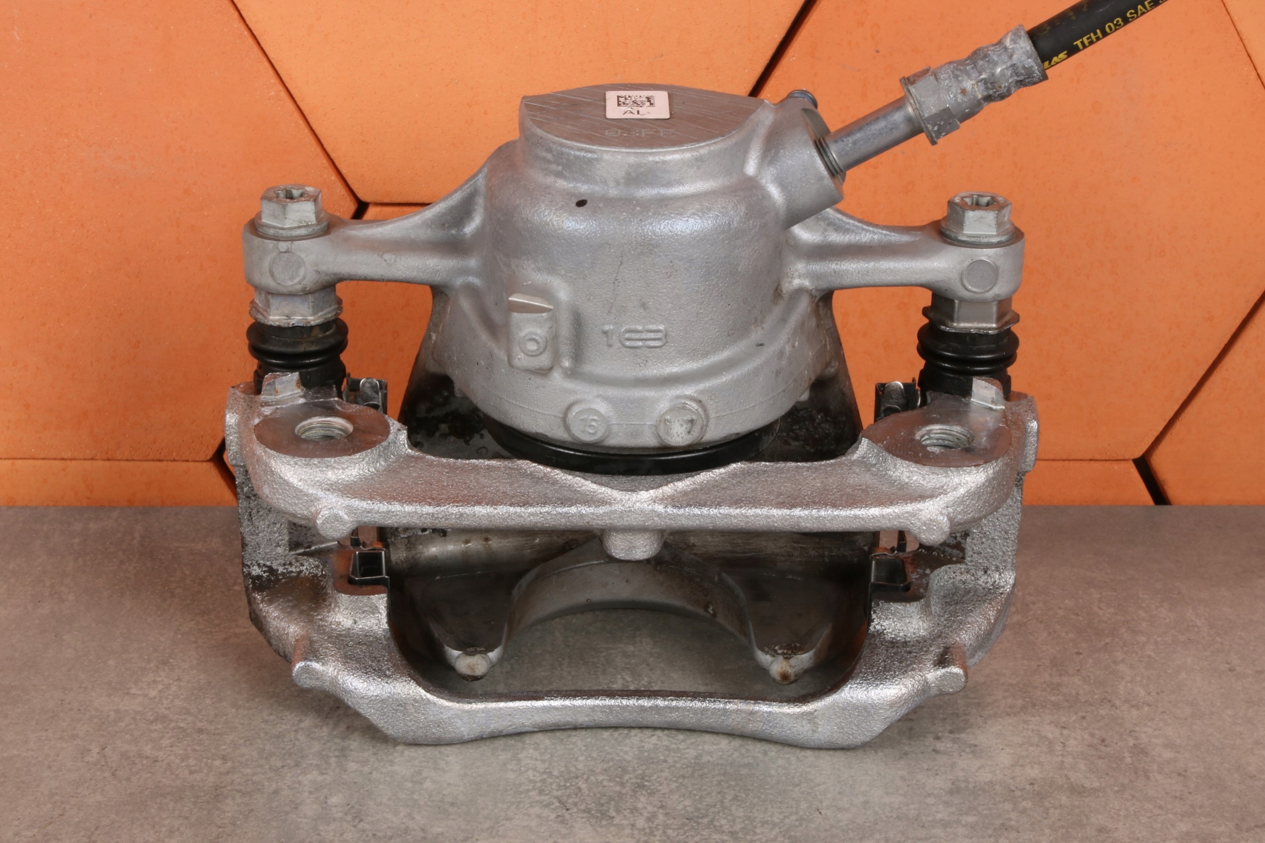 BMW i3 I01 caliper brake left front 54/20/280 6860269 12539 km !!!