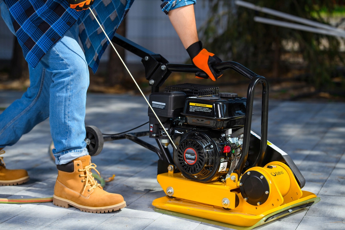 CEDRUS ZG02 ZAGĘSZCZARKA SPALINOWA DO GRUNTU 79KG Moc 6.5 KM