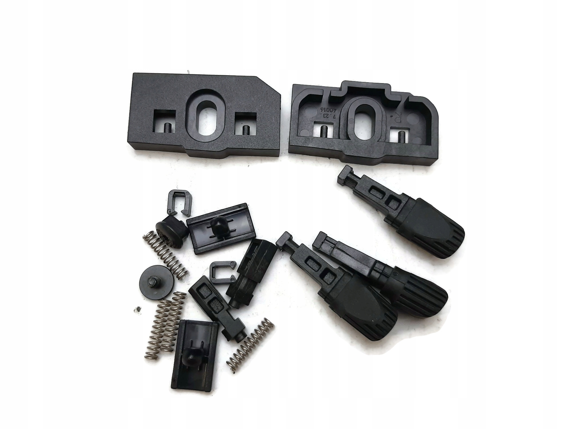 Комплект для ремонту AUDI a3 CABRIO 8F0898174A