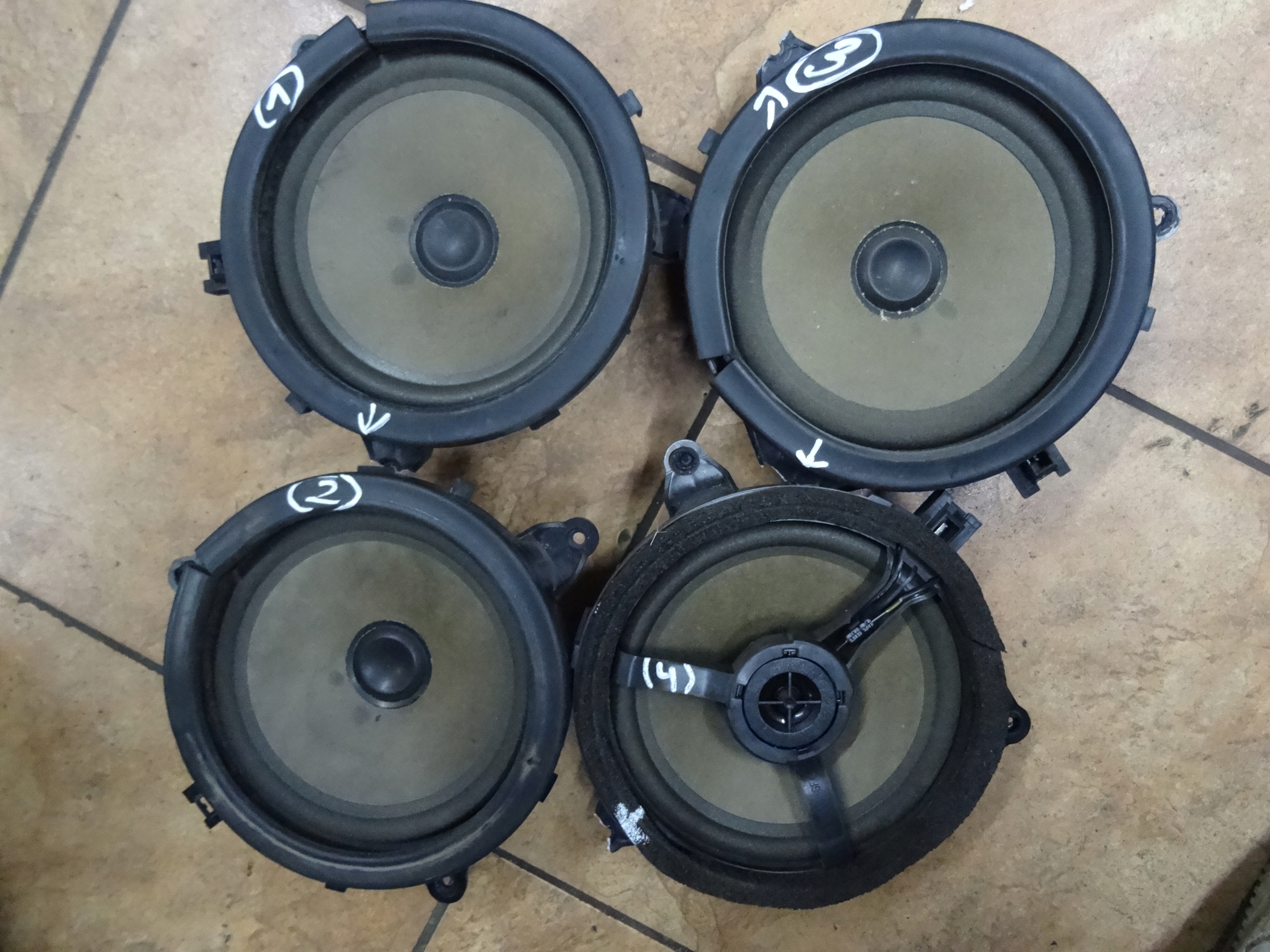 VOLVO S80 GŁOŚNIK PRZÓD lp TYŁ lt Producent części OEM