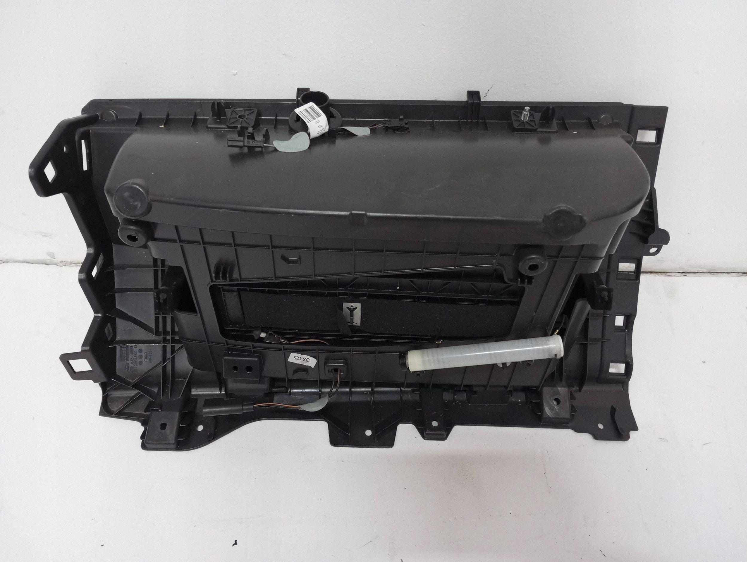 skříňka spolujezdce LAND ROVER RANGE ROVER VELAR J8A2-060K63-A