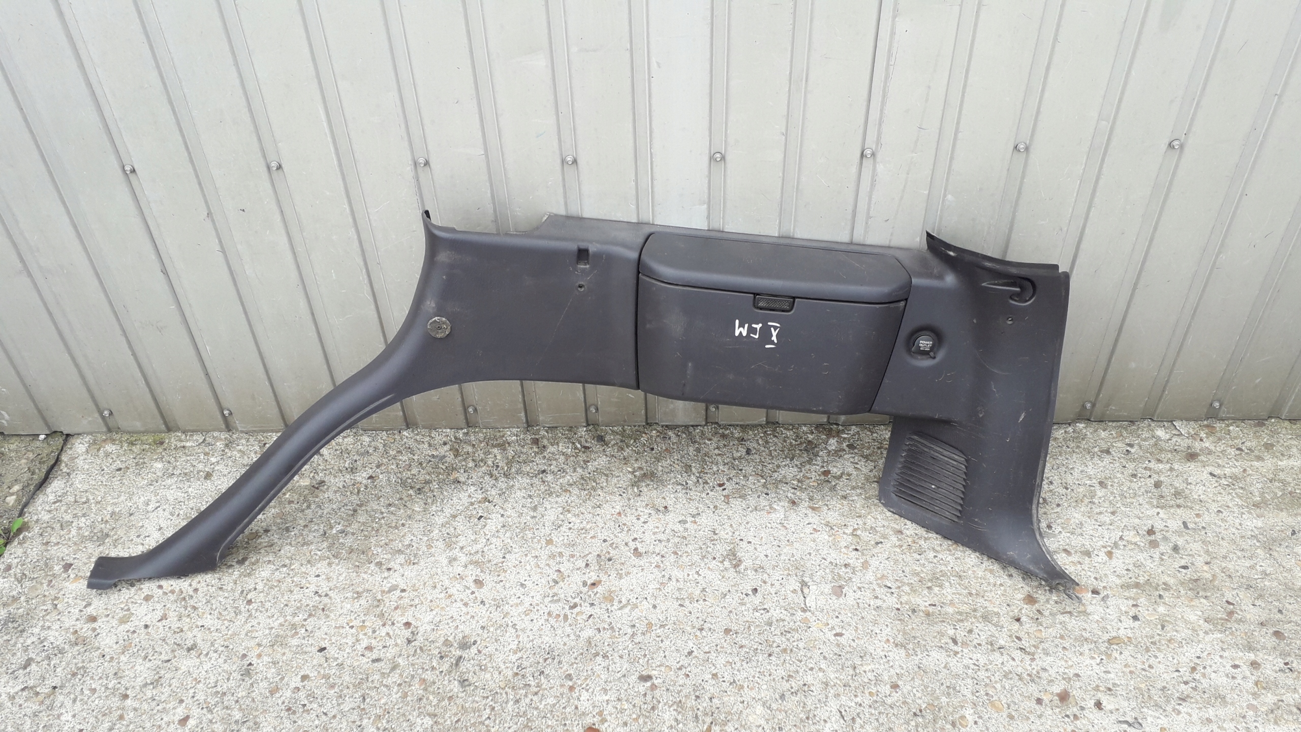 JEEP CHEROKEE WJ 98- BOCZEK BAGAŻNIKA PRAWY