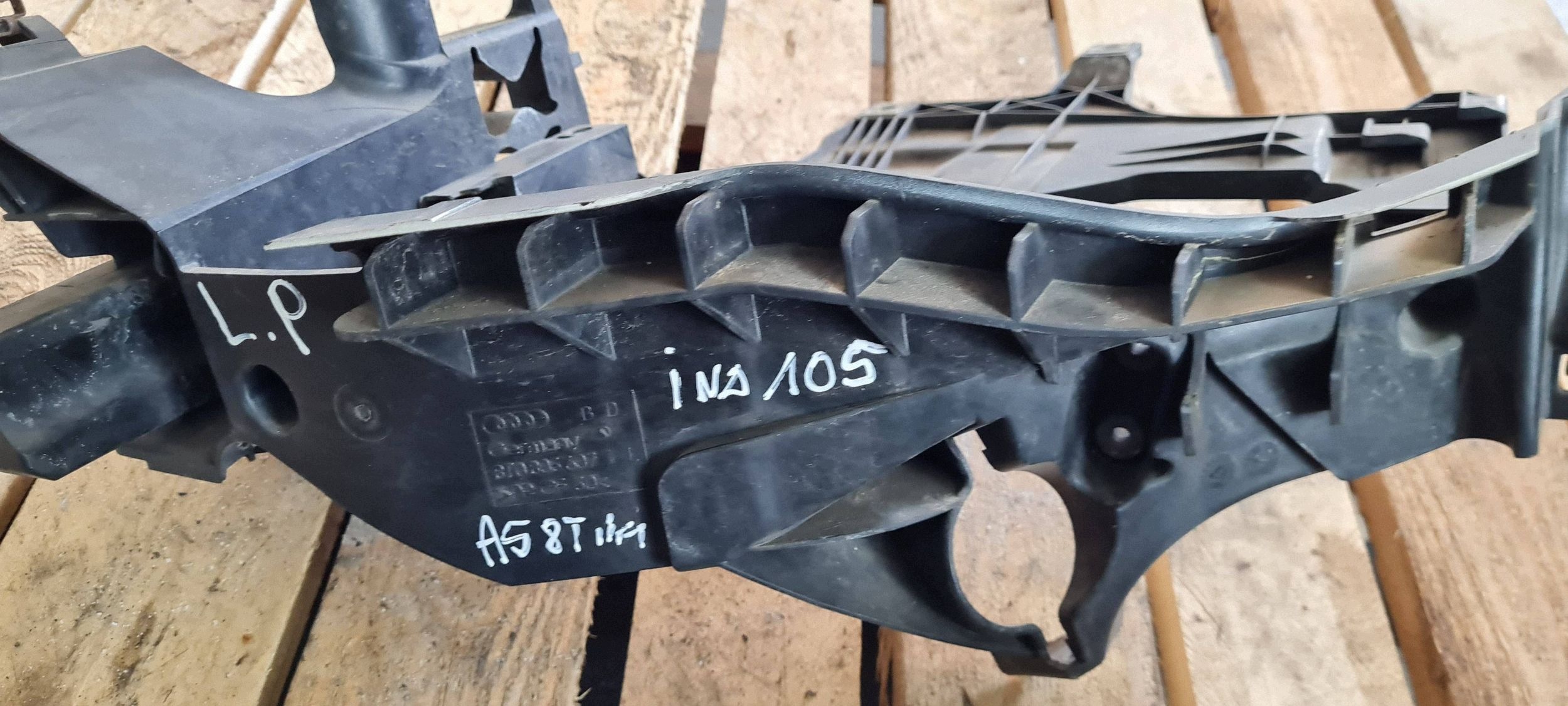 A5 8T LIFT S5 support bracket holder lights left front 8T0805607L