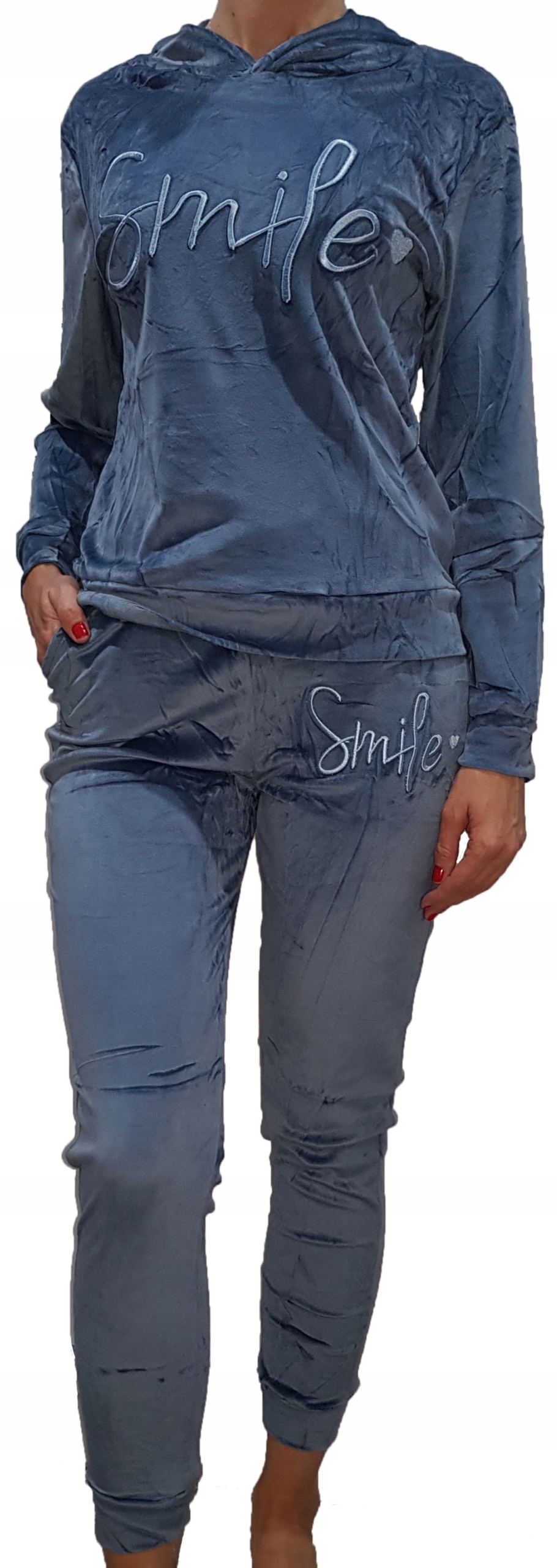 

Komplet Dresowy welurowy z kapturem, napisem L/XL