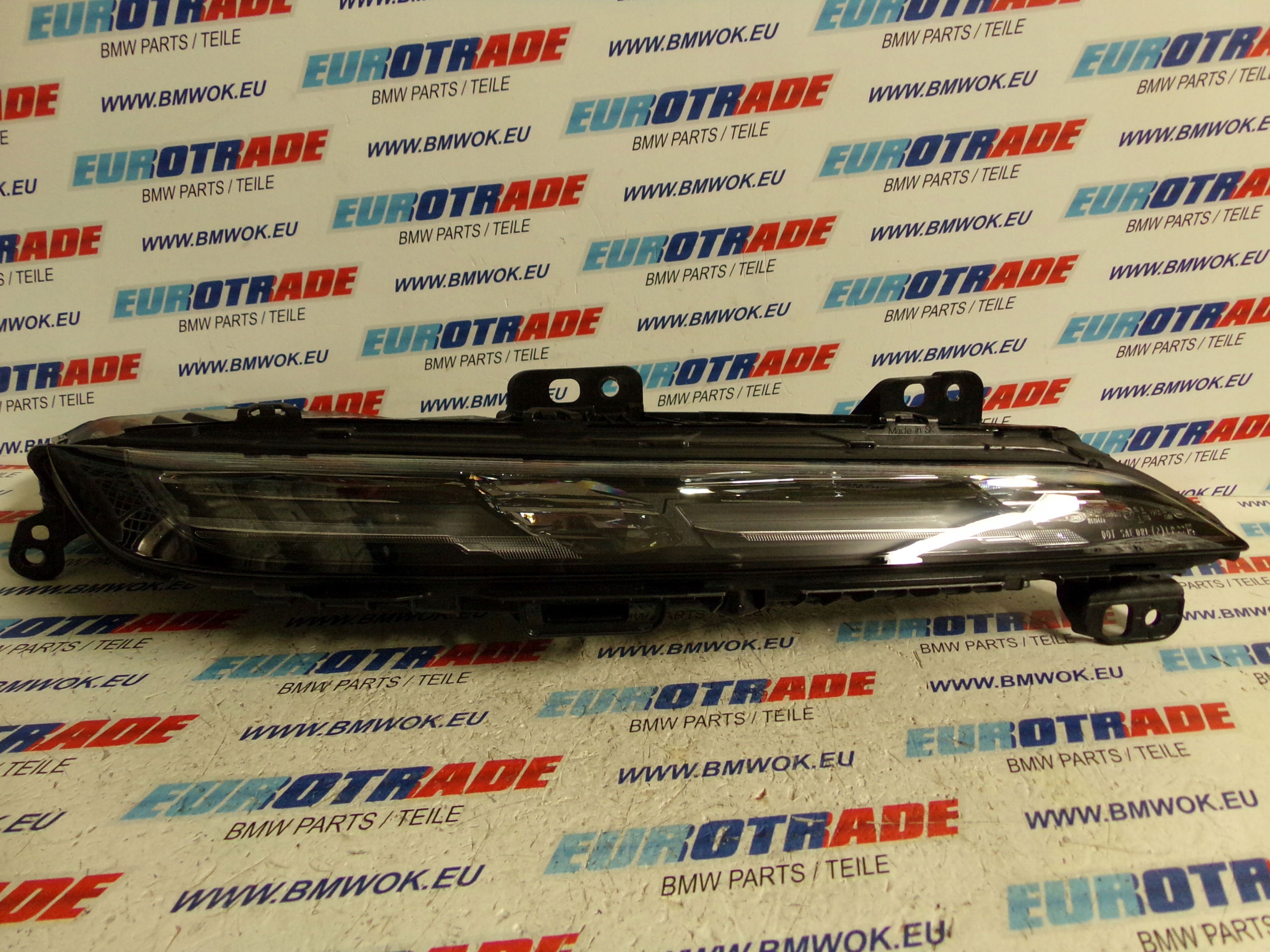 BMW G70 PRAWA LAMPA LED CRYSTAL SWAROVSKI 9879936