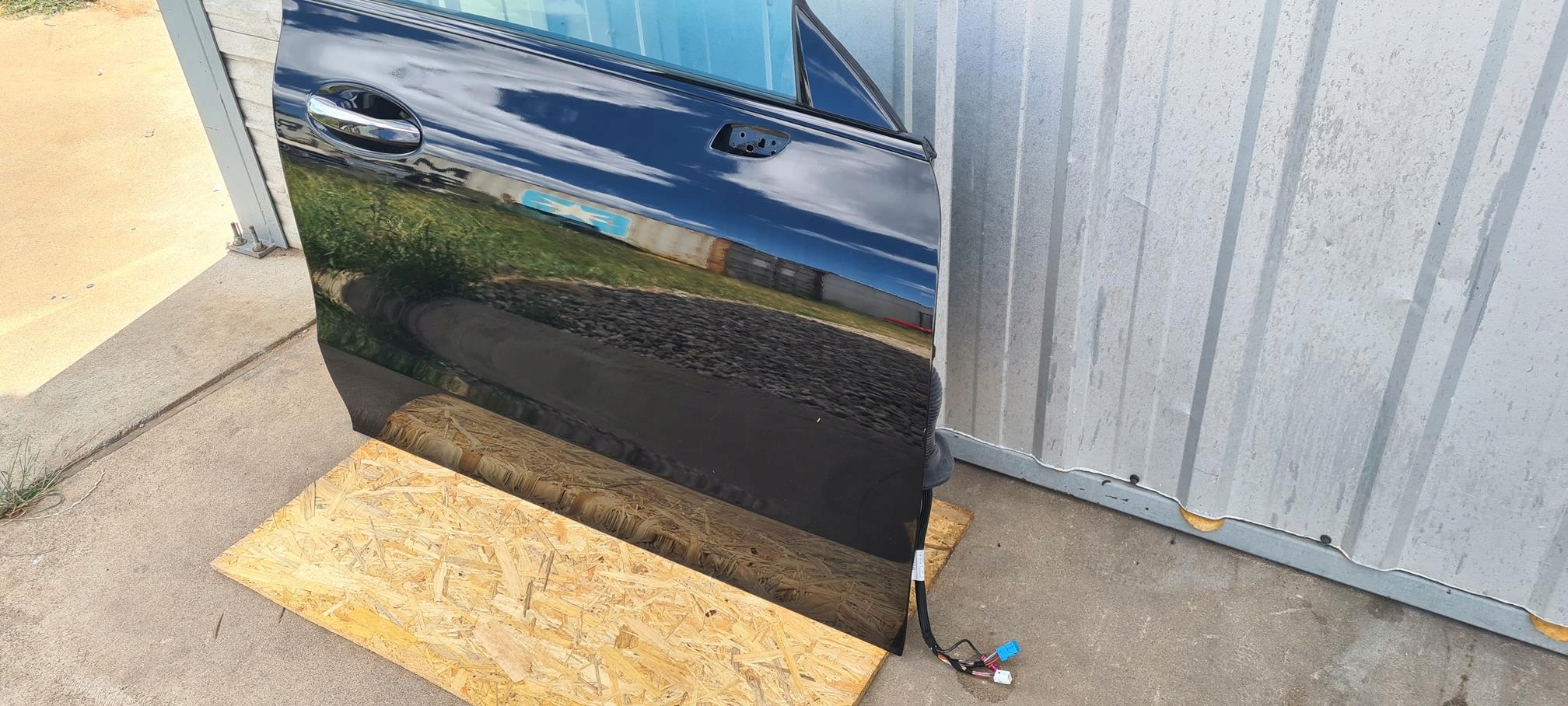 MERCEDES W118 CLA DRZWI PRAWA PRZÓD PRZEDNIE KOMPLETNE KOLOR 191 Producent części Mercedes-Benz OE