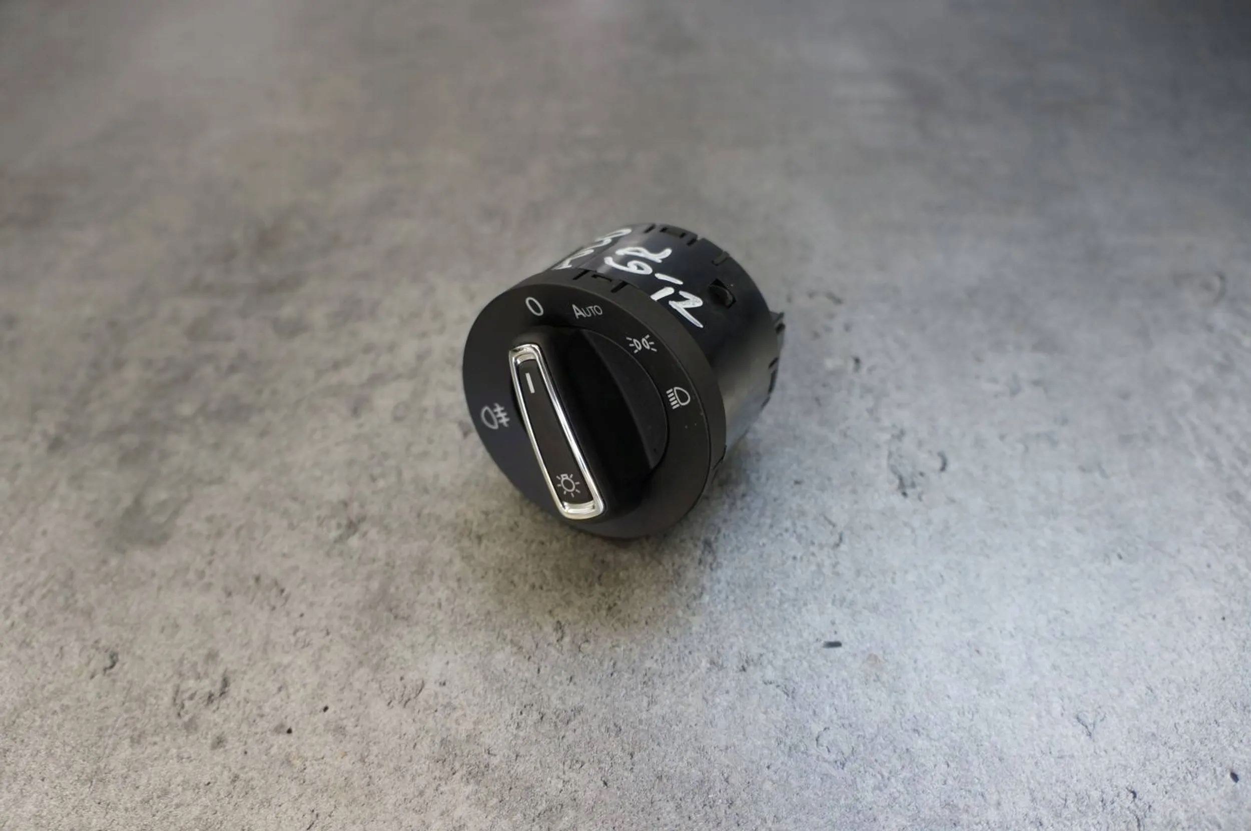 WŁĄCZNIK PRZEŁĄCZNIK ŚWIATEŁ VW POLO V 6R