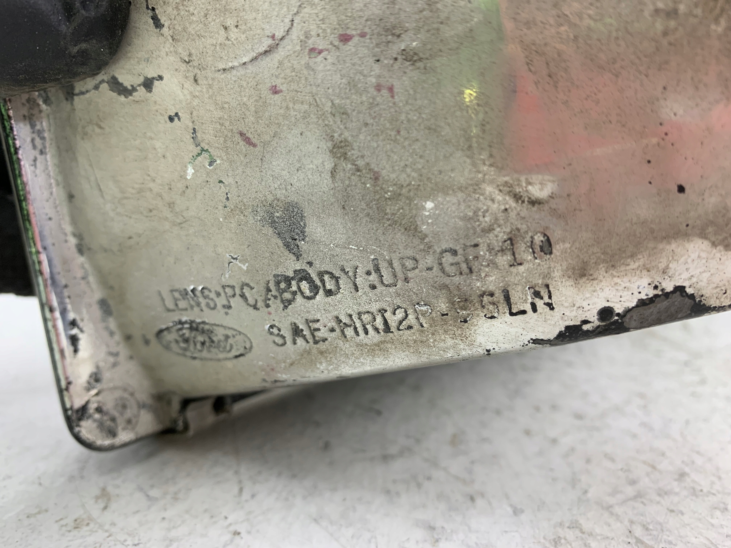 FORD LINCOLN TOWNCAR light left front