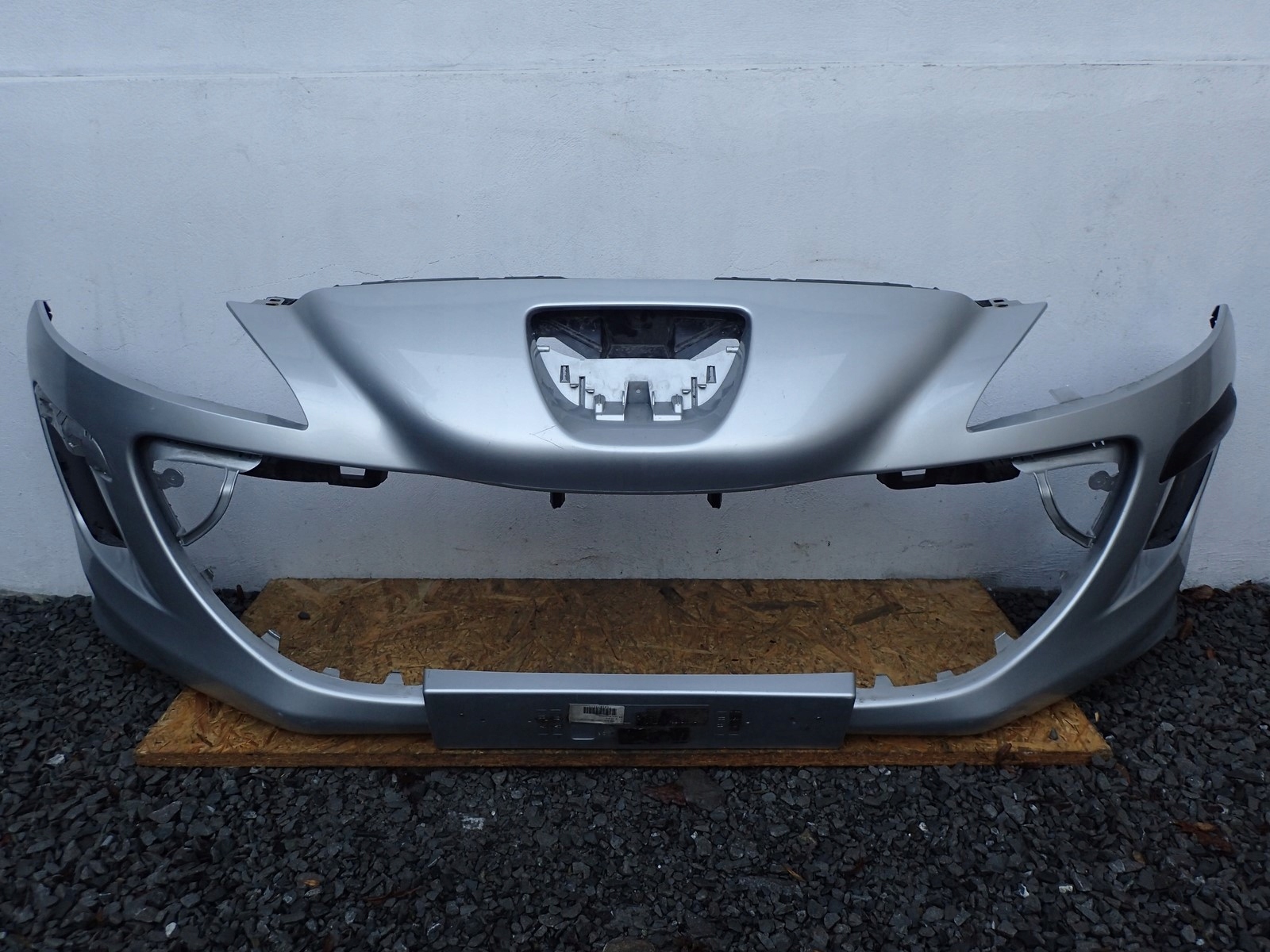 бампер передний peugeot 308 T7 2007-2011R