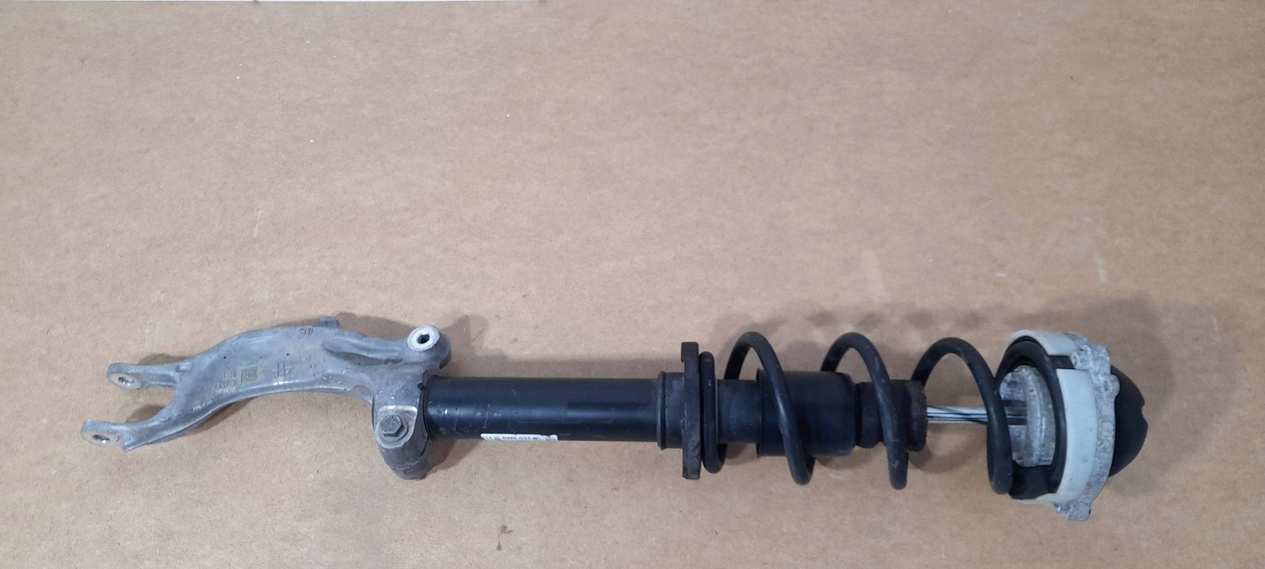 Audi A5 Sportback 8TA shock absorber front left 8W6031B (F28)