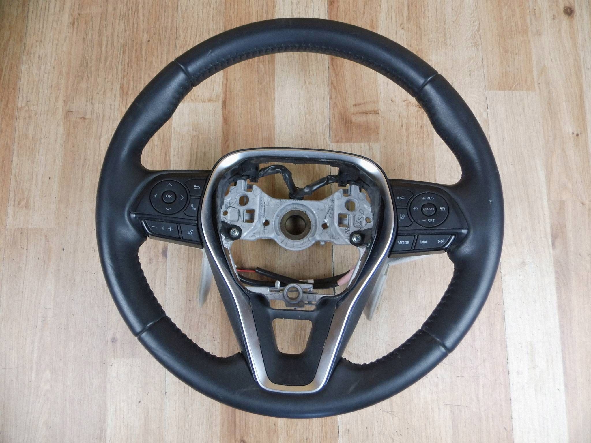 Toyota RAV4 V 2018+ lenkrad GRZANA