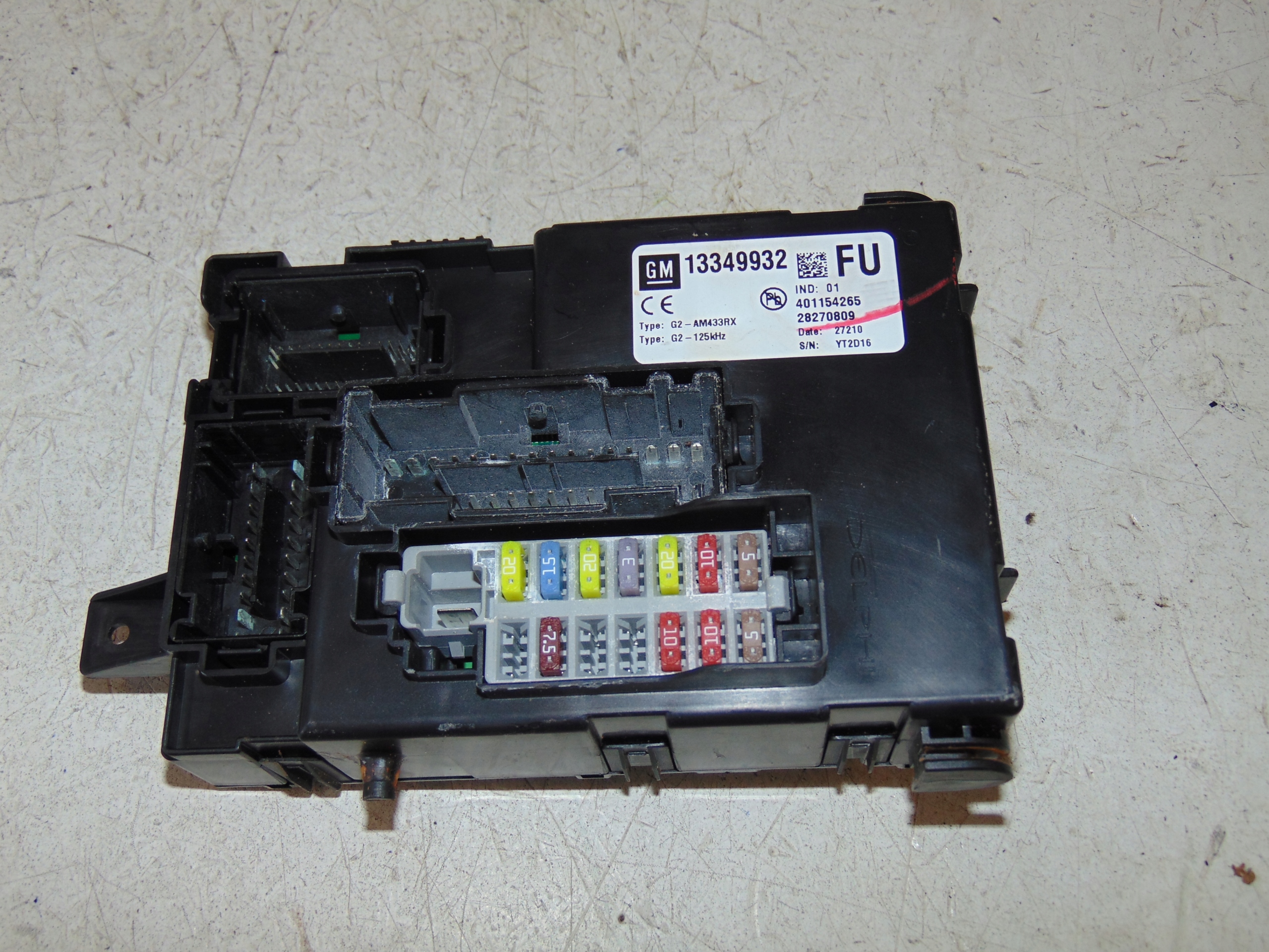 moduł skrzynka bezpieczników OPEL MERIVA B 1.4 16V 13349932FU