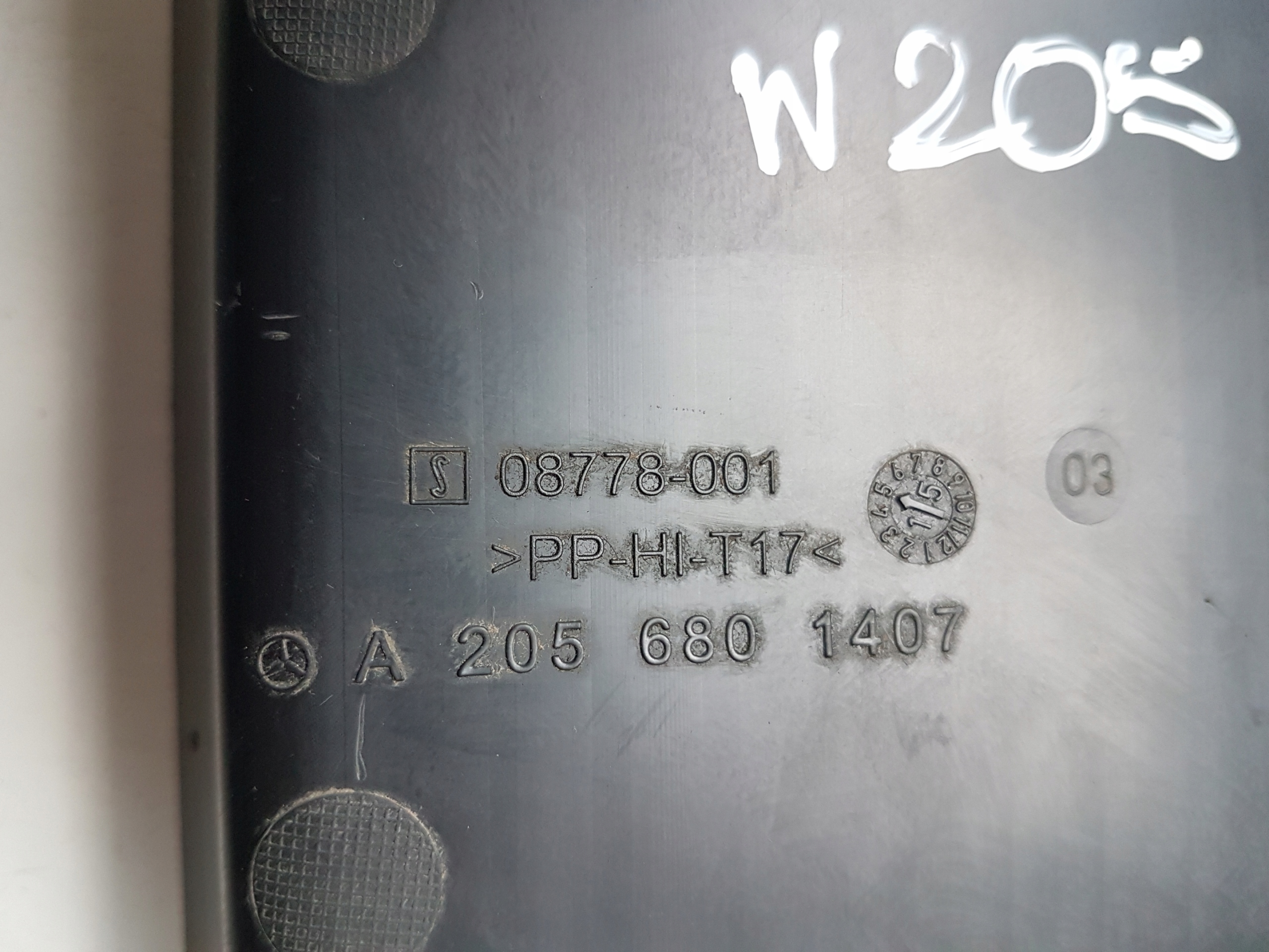 OSŁONA DESKI KONSOLI P MERCEDES C-KLASA W205 14- Typ samochodu Samochody osobowe