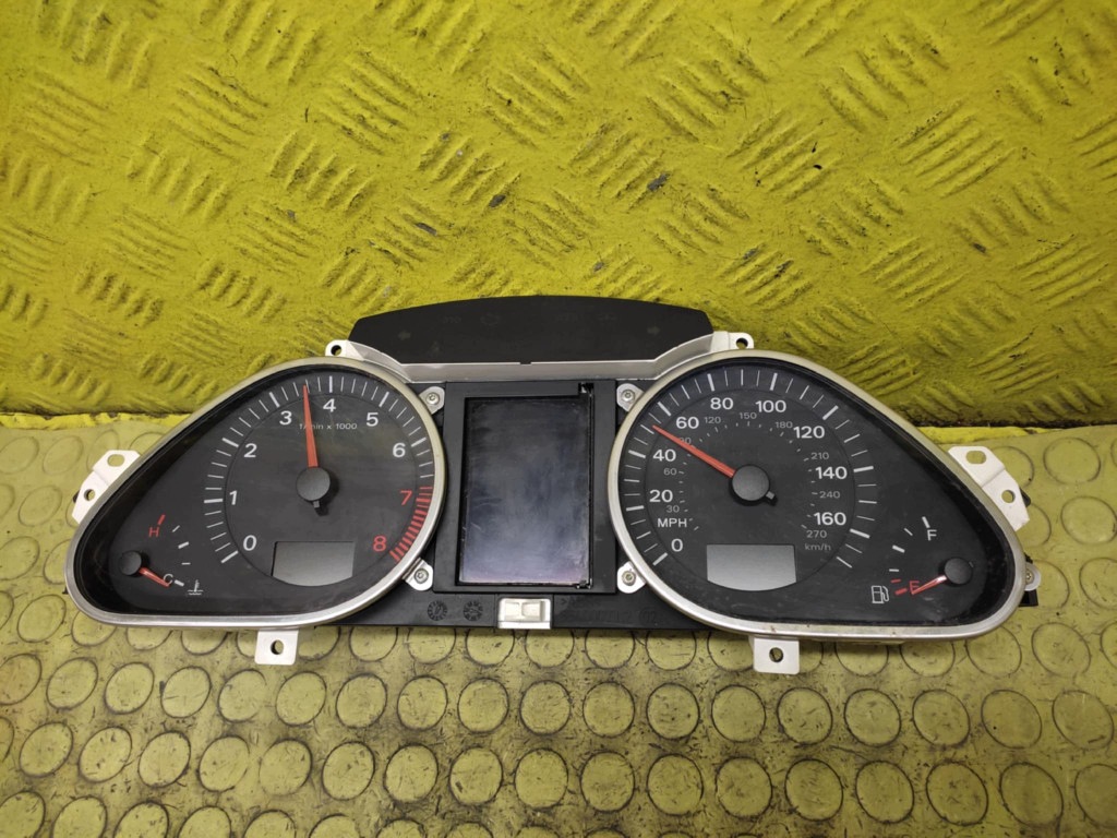 AUDI A6 C6 kombiinstrument 4F0920950M
