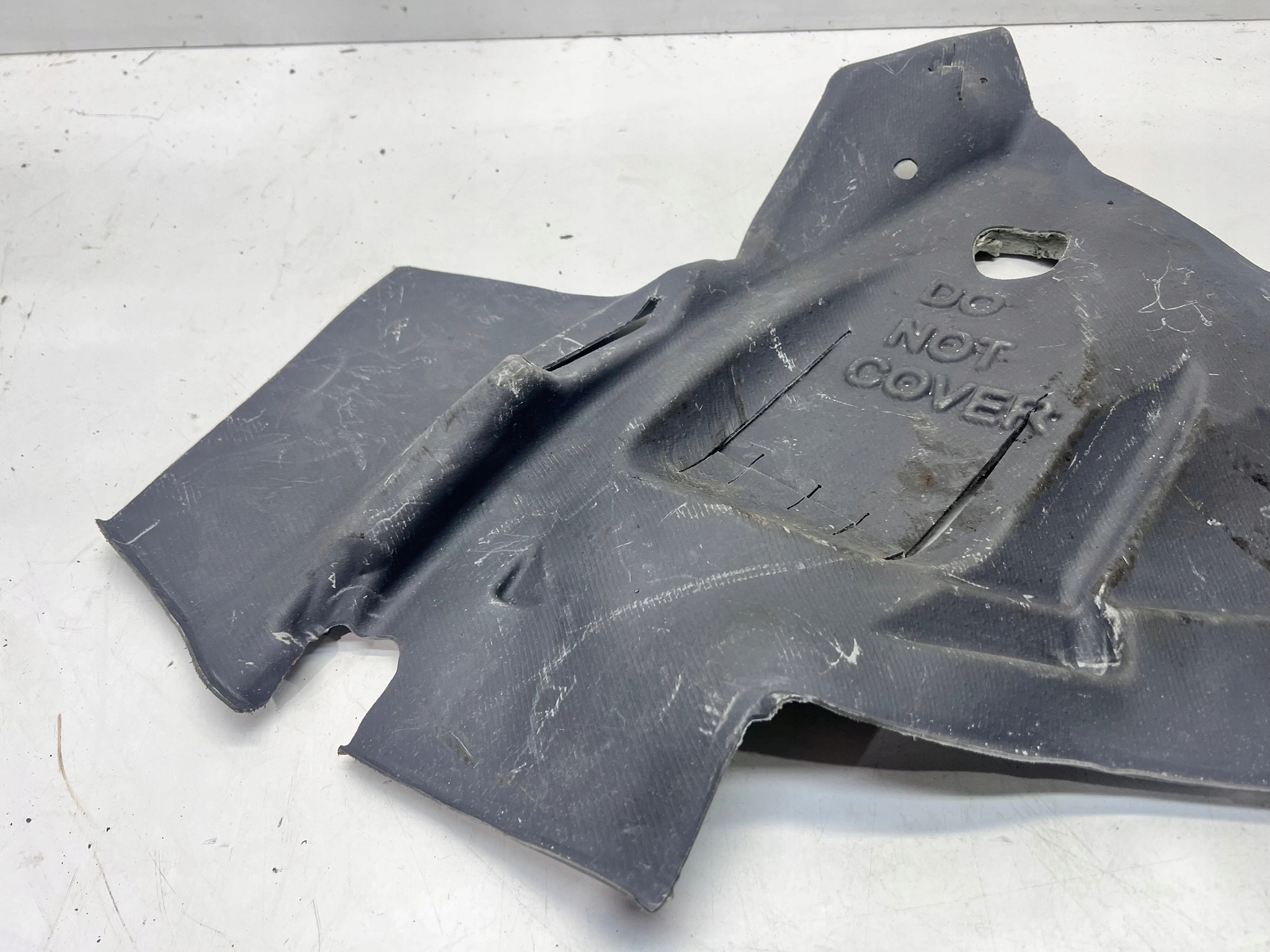 hangszigetelő NADKOLA bal far AUDI Q5 FY 80A863813B