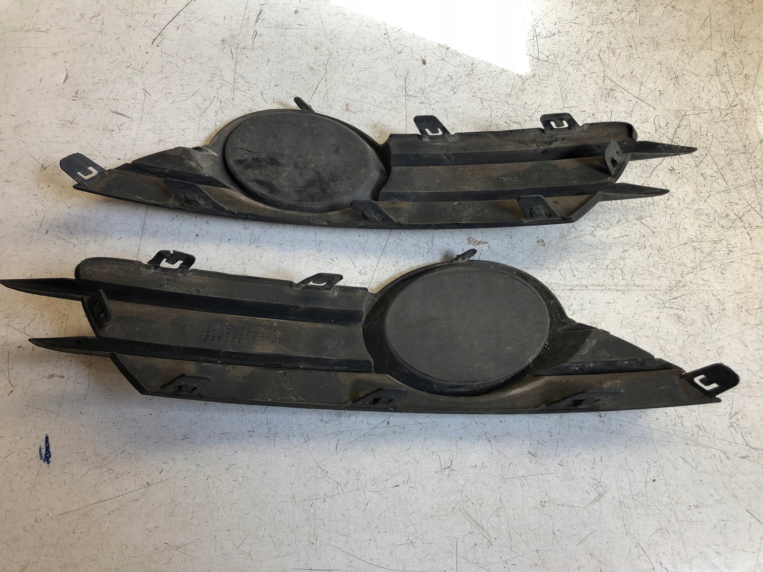 CORSA D grille grid of a bumper left right 13211480