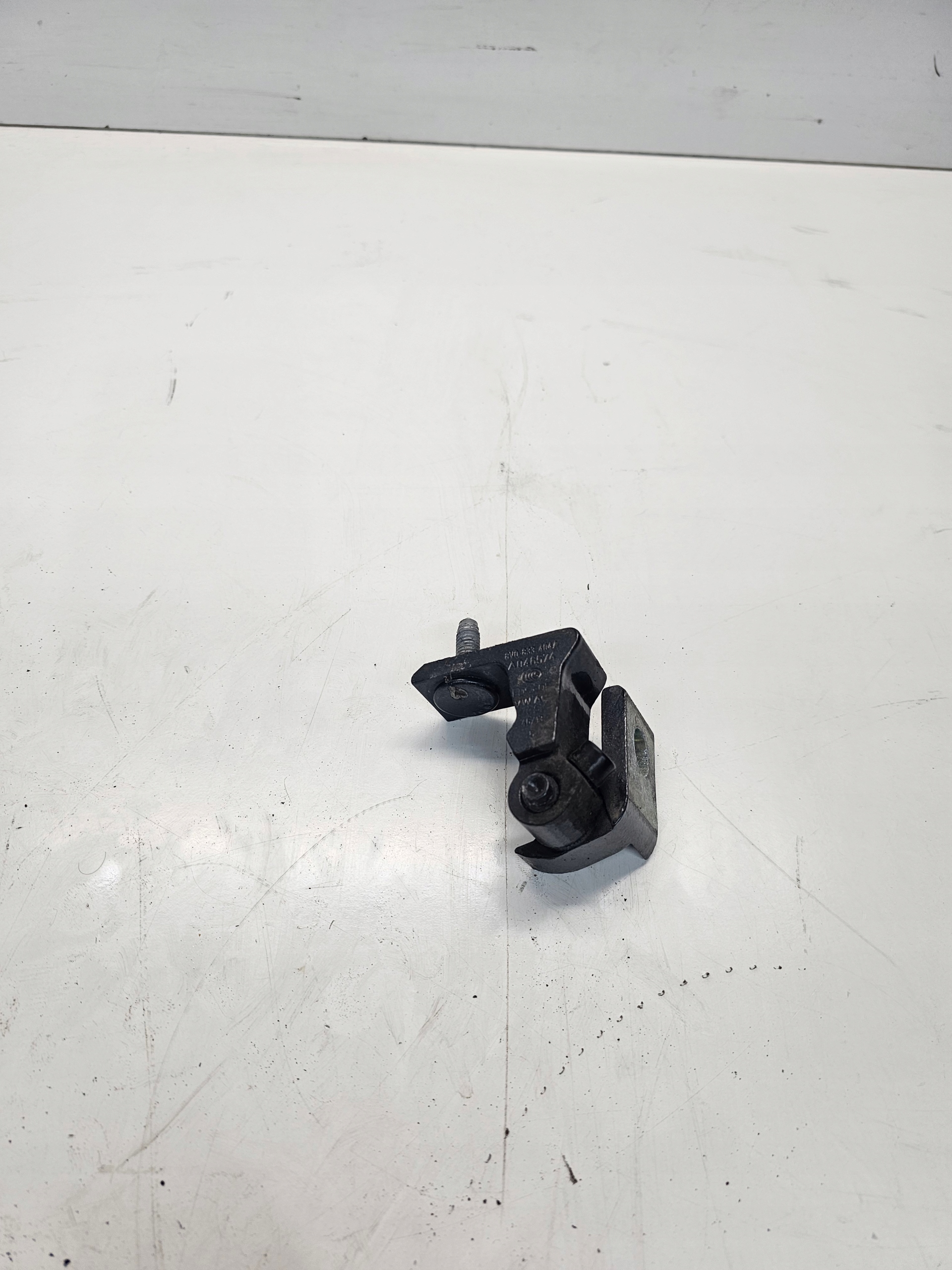 hinge door right AUDI A1 8X Q3 8U A3 8V 8V0833404A