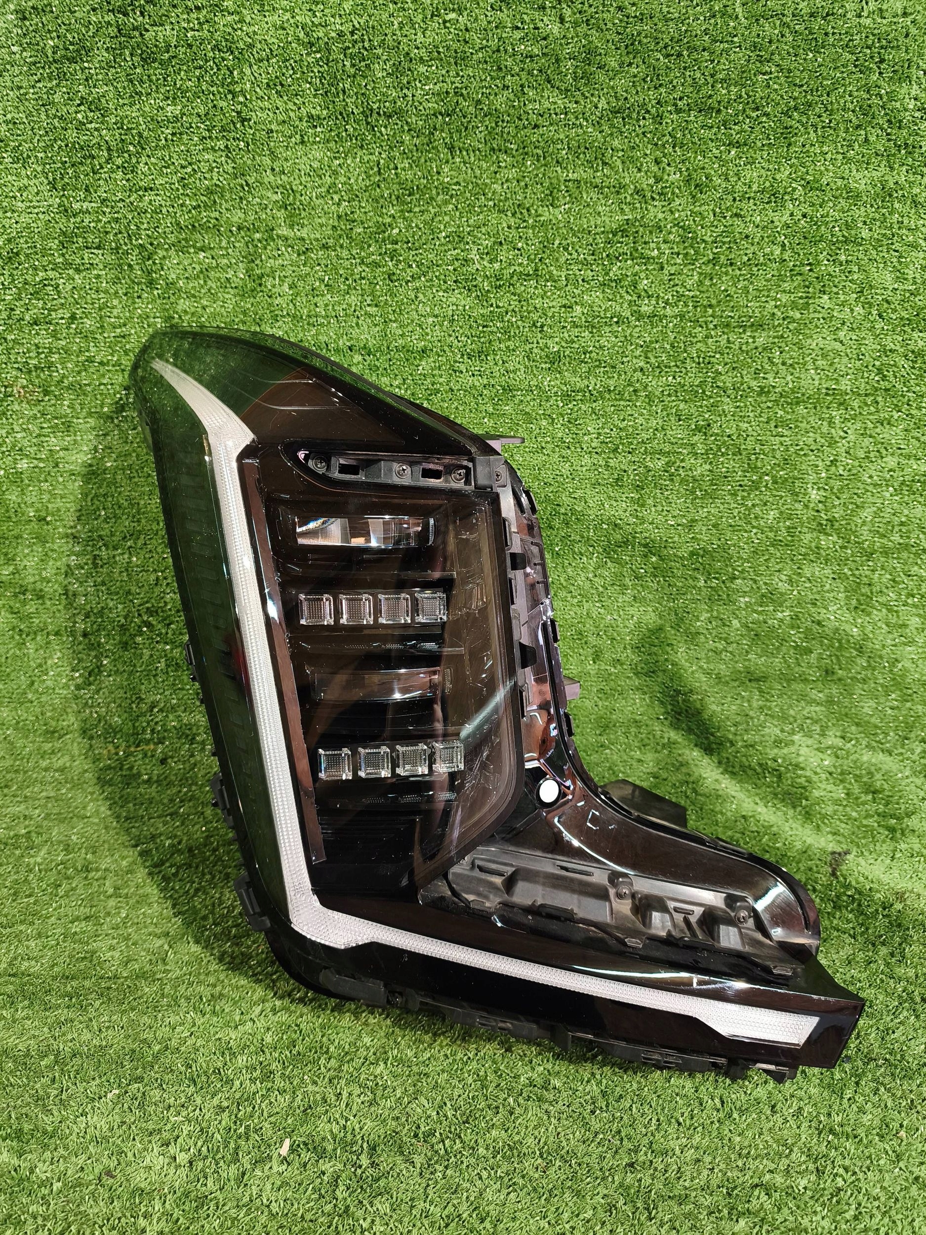 REFLEKTOR pravý předek KIA EV9 23- FULL LED NR.981