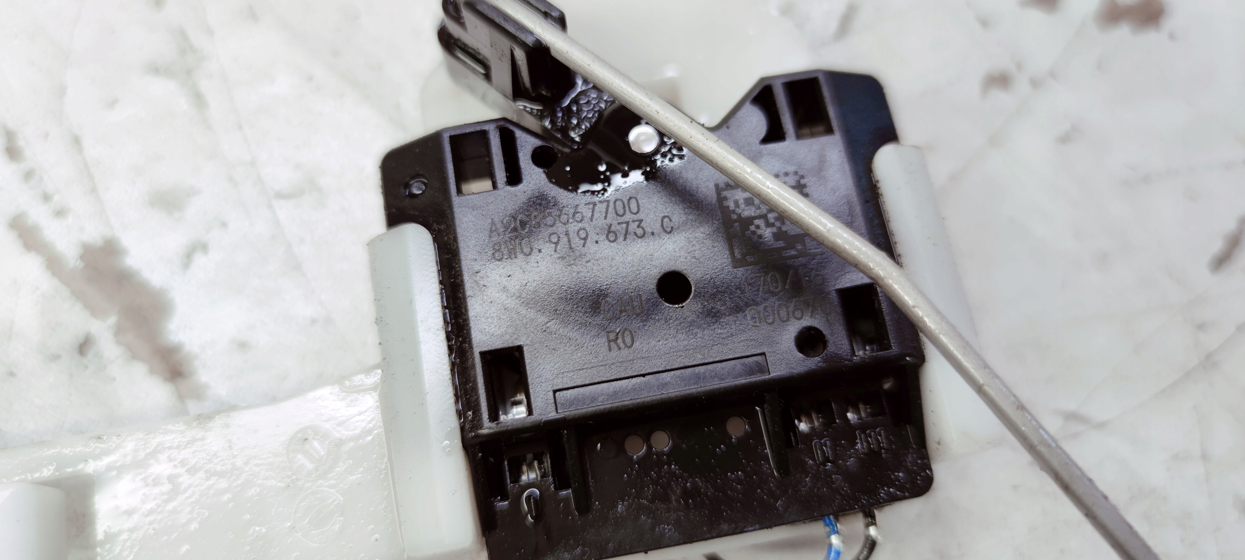 snimač razine goriva AUDI A4 B9 8W0919673C