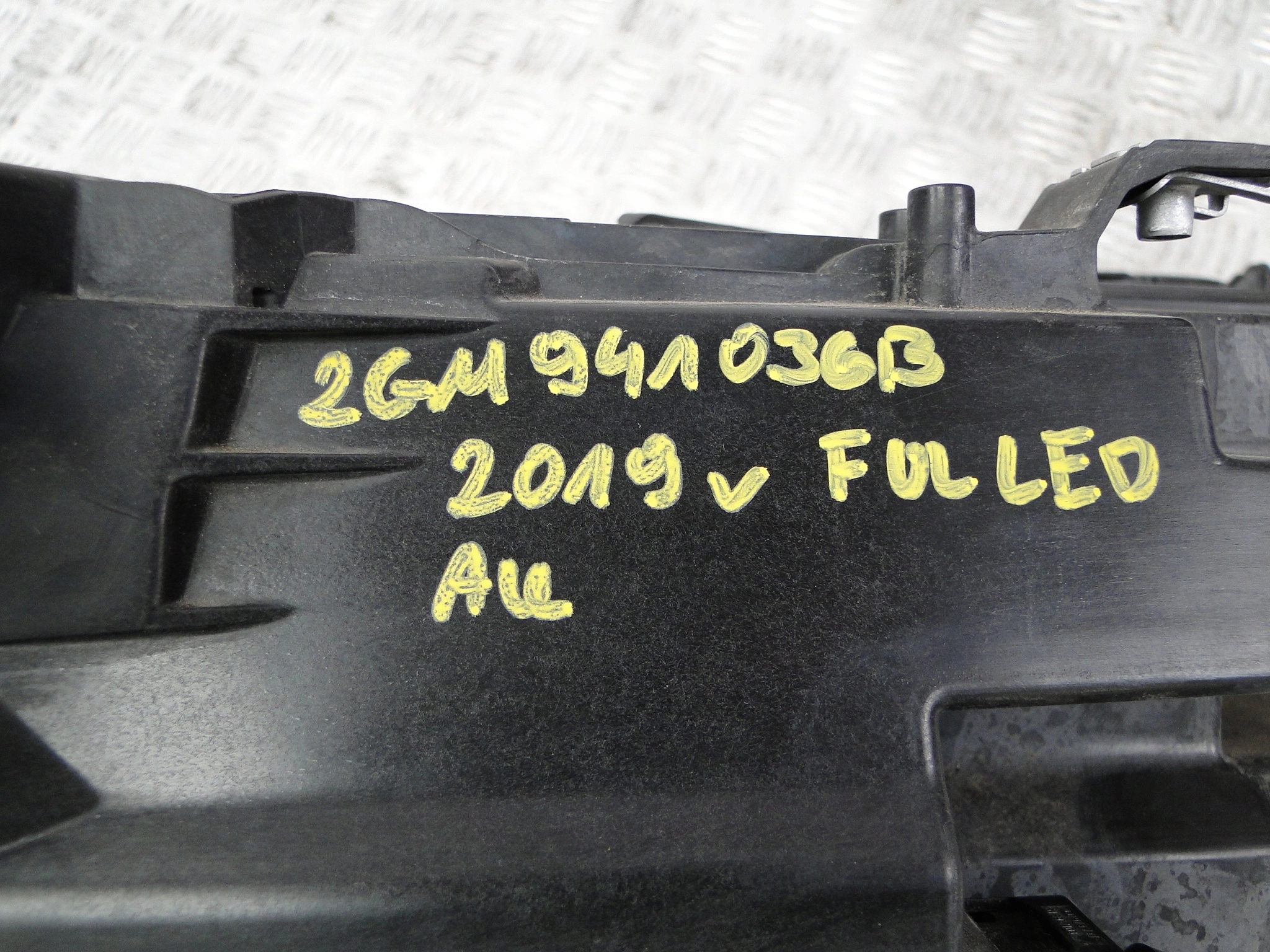 VW T-CROSS 2GM REFLEKTOR FULL LED 2GM941035B 2GM941036B Wersja Europejska