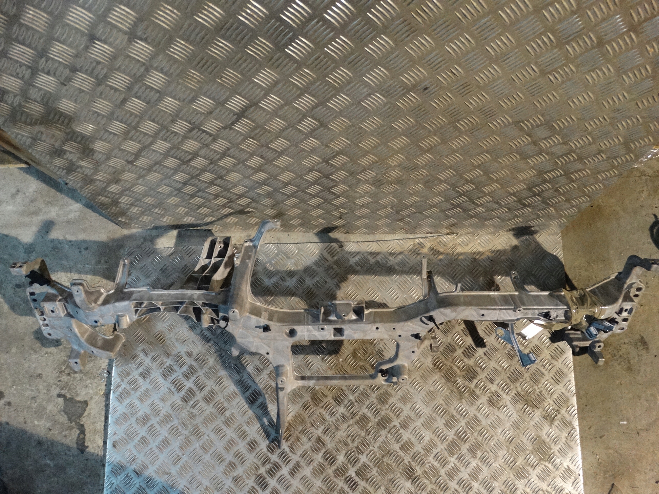 IDEALNY support sider consoles MERCEDES W223 1