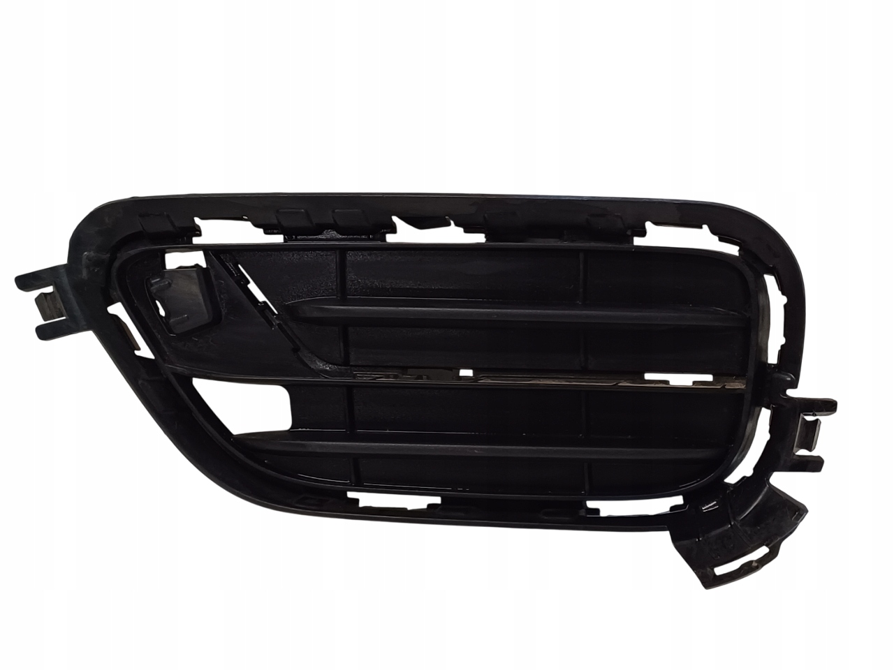 BMW X3 F25 LIFT 14- KRATKA ZDERZAKA LEWY PRZÓD 7347945