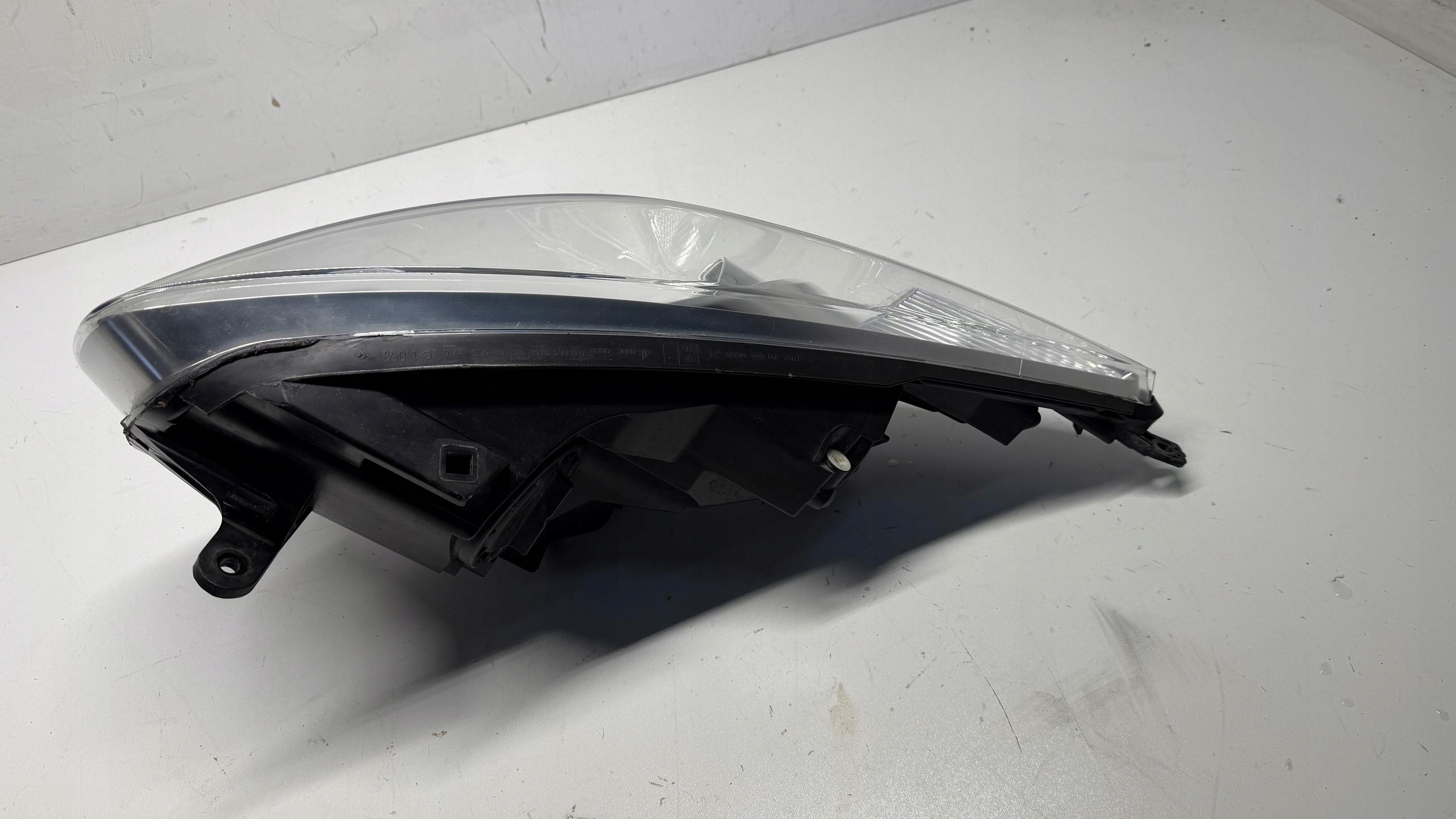 KIA VENGA light right front front EUROPA LADNA 09-19