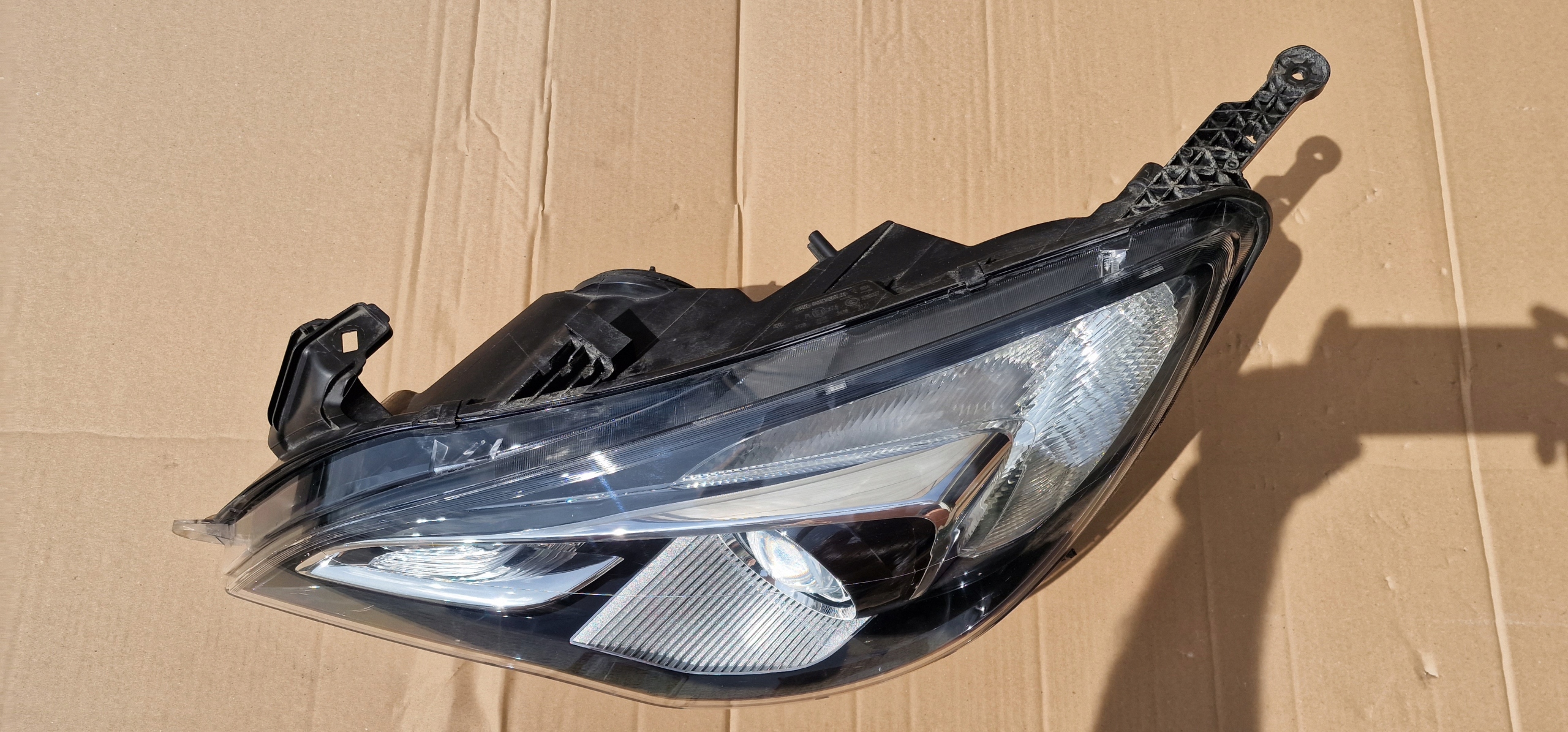 Opel Cascada Astra GTC 4 feu gauche