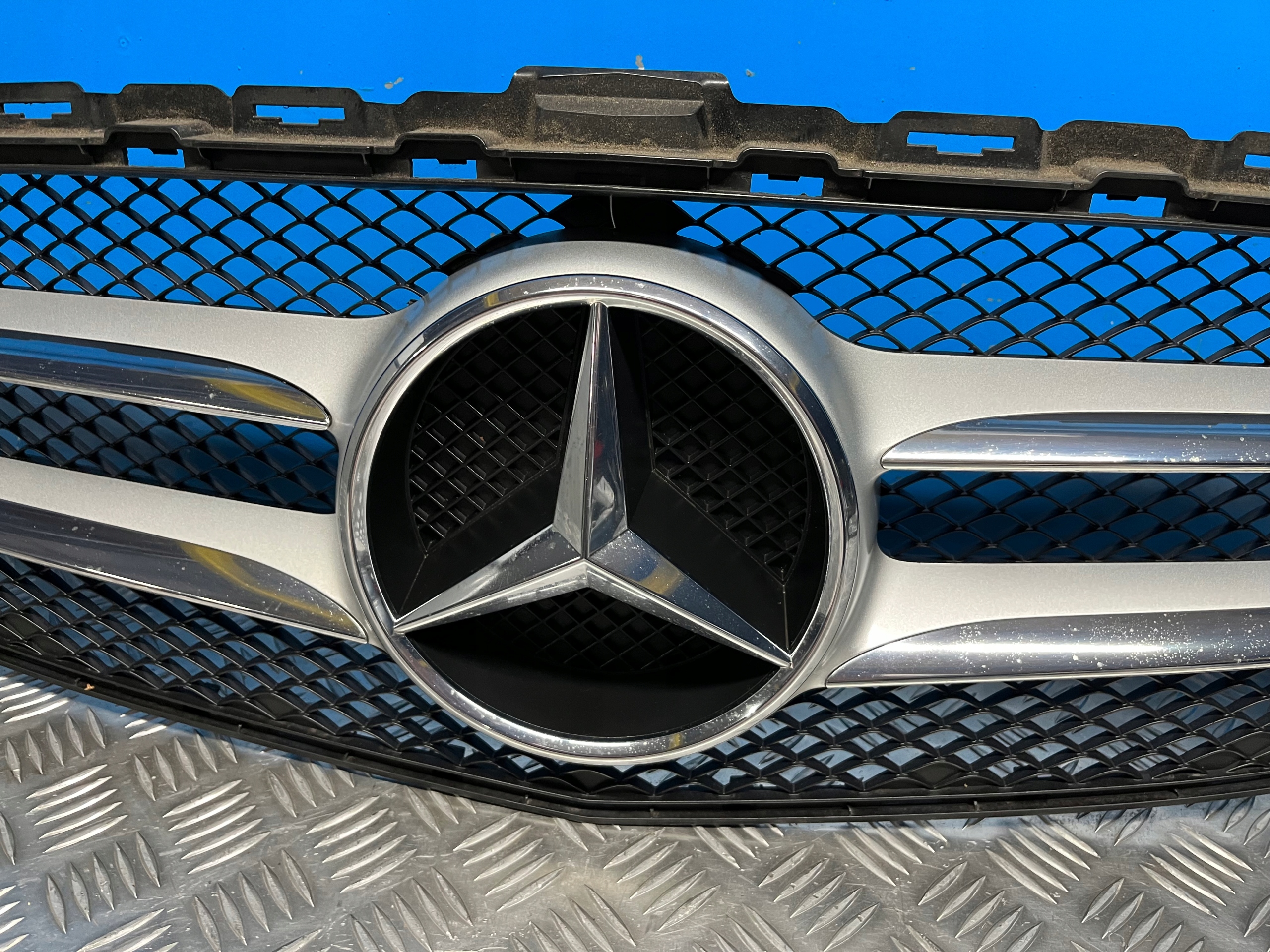 Mercedes-Benz C-Klasse W205 Kühlergrill FRONTGRILL Kühlergitter A2058800183 - Thumbnail 4