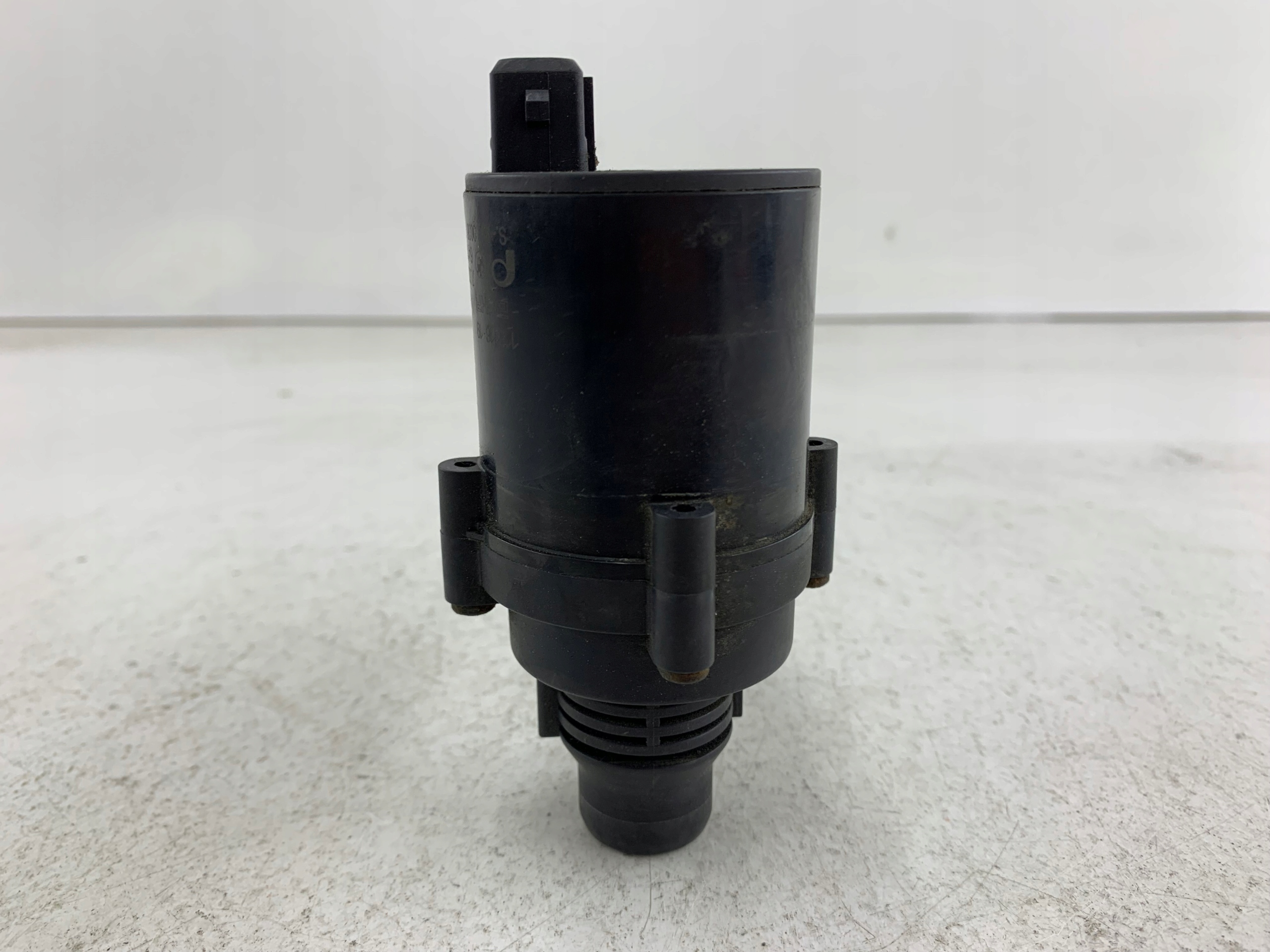 BMW E65 LIFT 3.0 D supplementary water pump 6922699