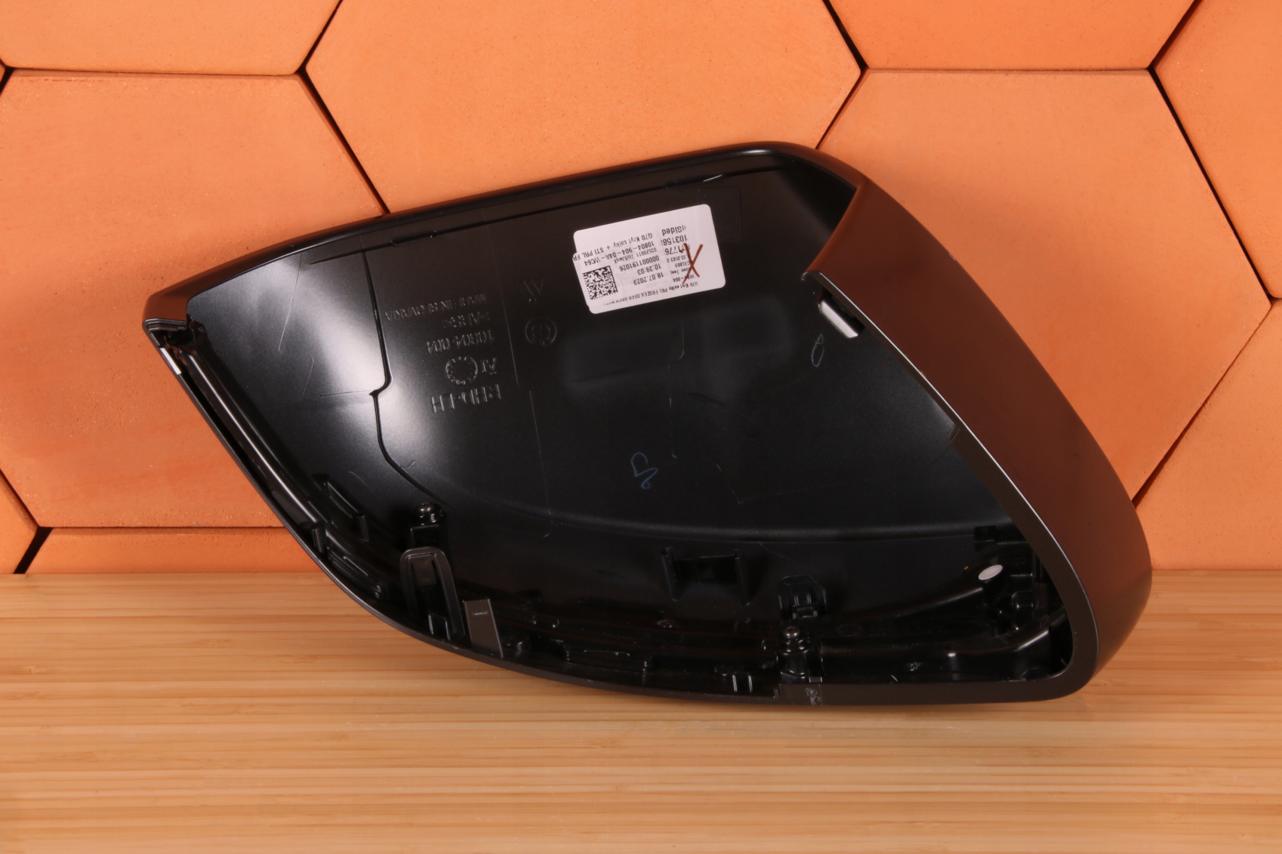 BMW G60 G61 G70 cover mirrors left indicator ANGLIK RHD colour C64