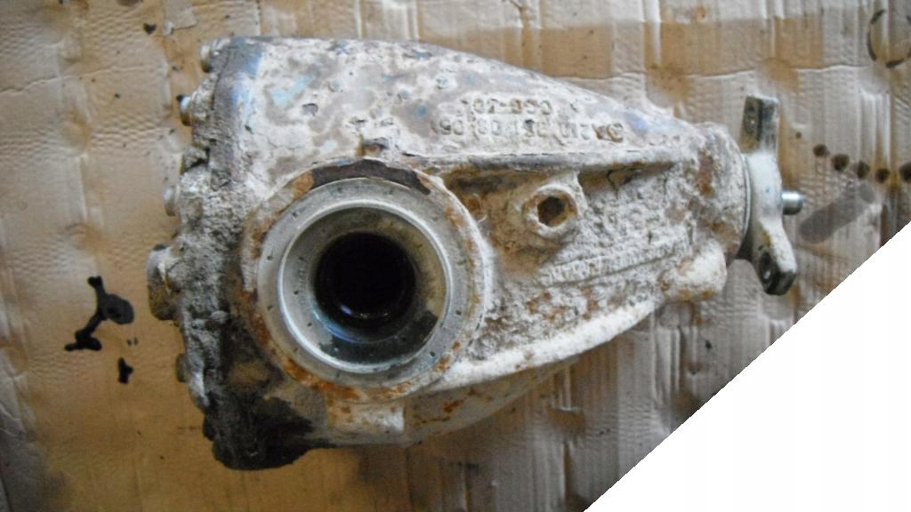 MERCEDES W210 3.0 TD 98r MOST TYLNY DYFER TYŁ