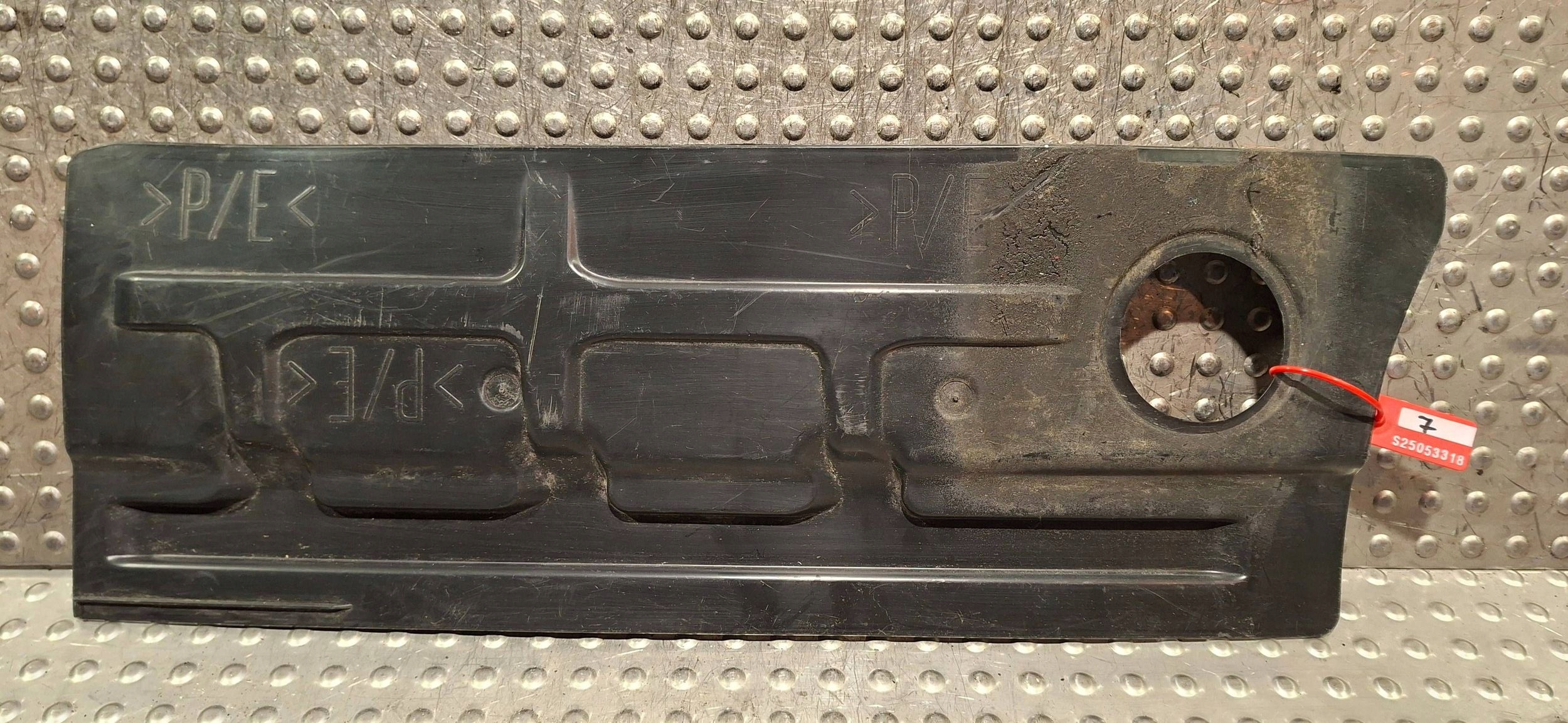 cover chassis left 748U76666R RENAULT CLIO V 2019