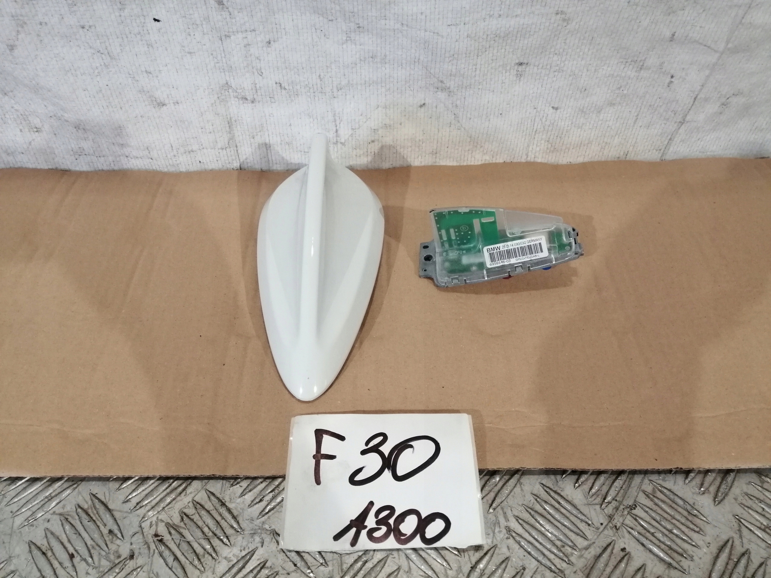 ANTENA GPS OBUDOWA BMW F30 2014 ROK