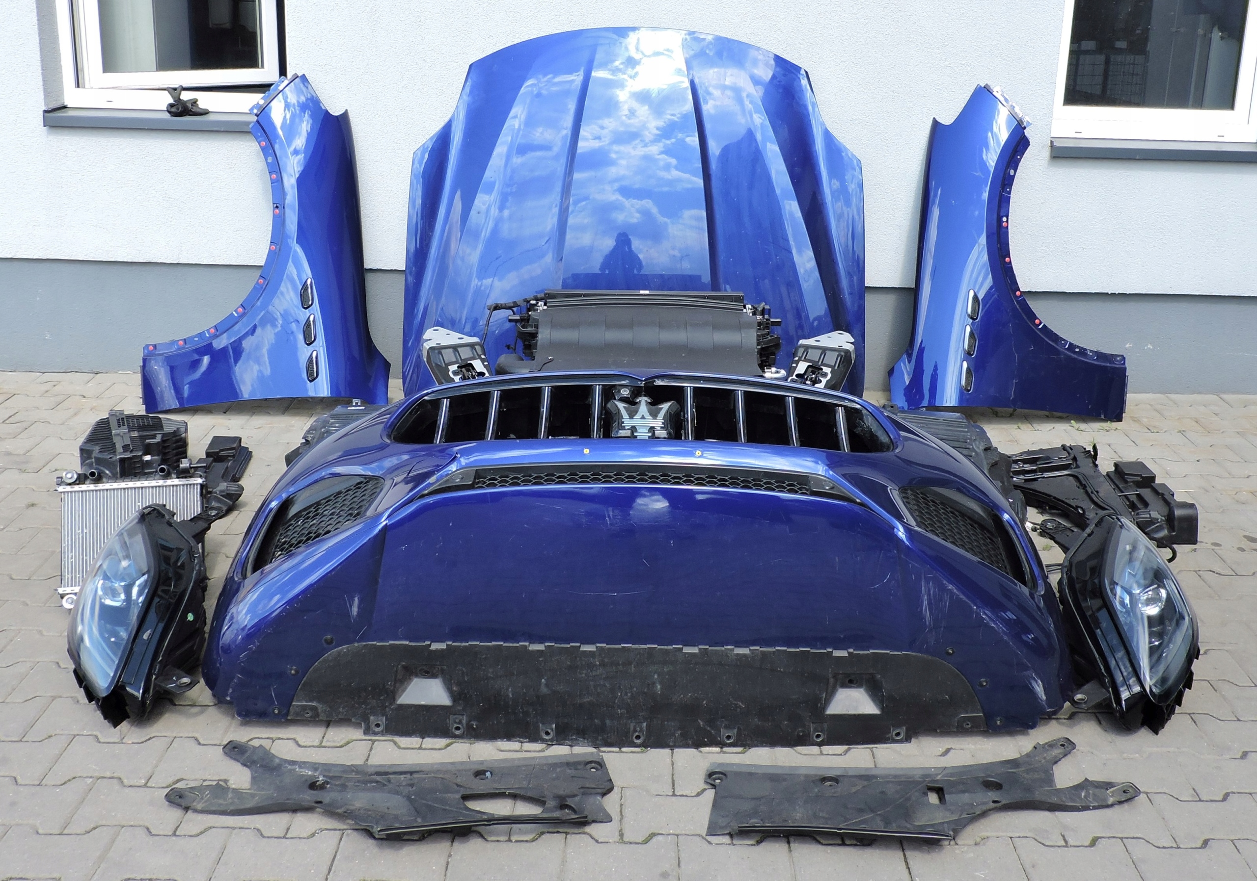 PRZÓD KOMPLETNY MASERATI GRECALE NIEBIESKI GT/MODENA 2.0