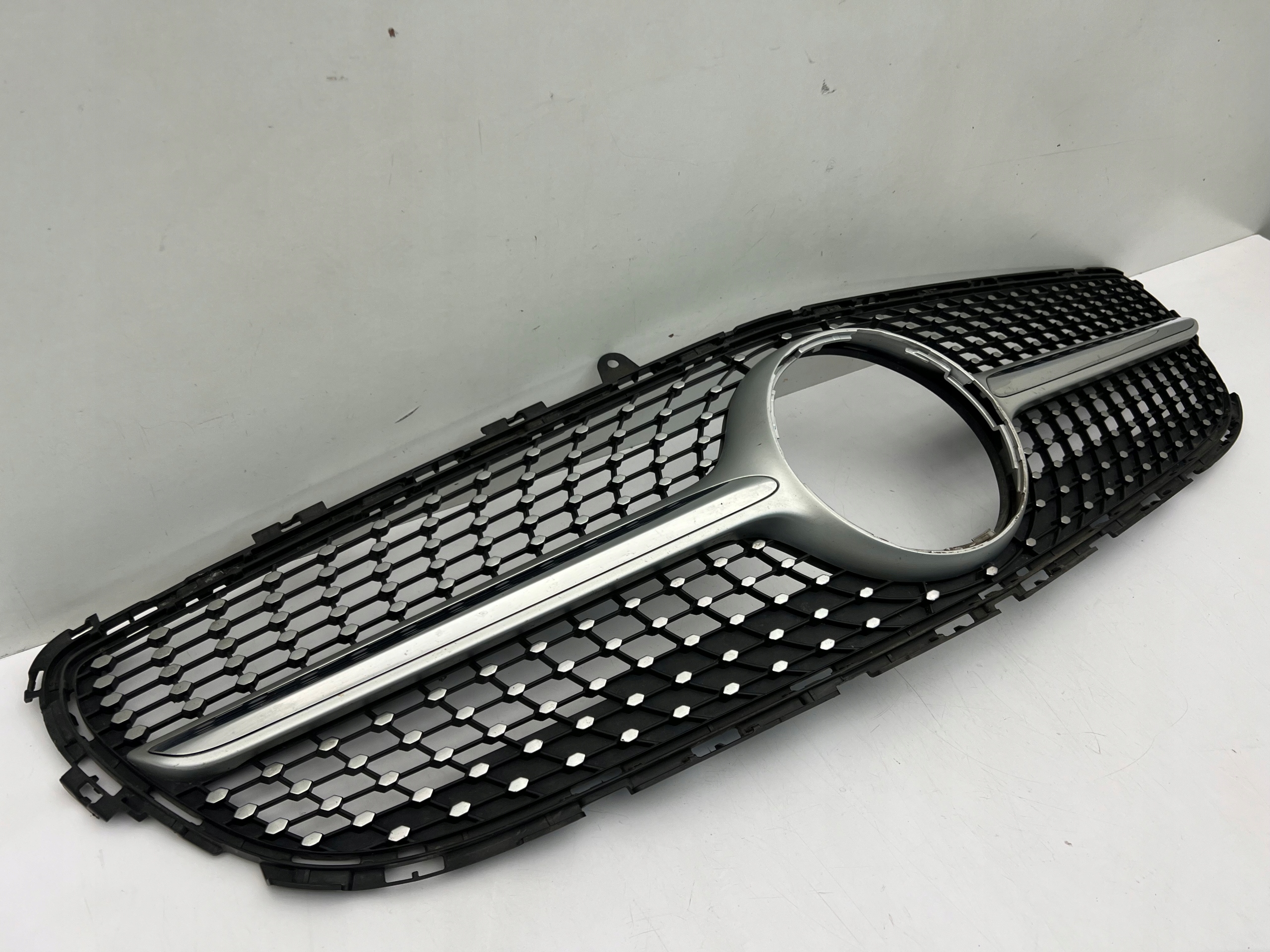 MERCEDES CLS W218 LIFT AMG ATRAPA GRILL CHROM ZDERZAKA PRZEDNIEGO PRZÓD N Producent części Mercedes-Benz OE