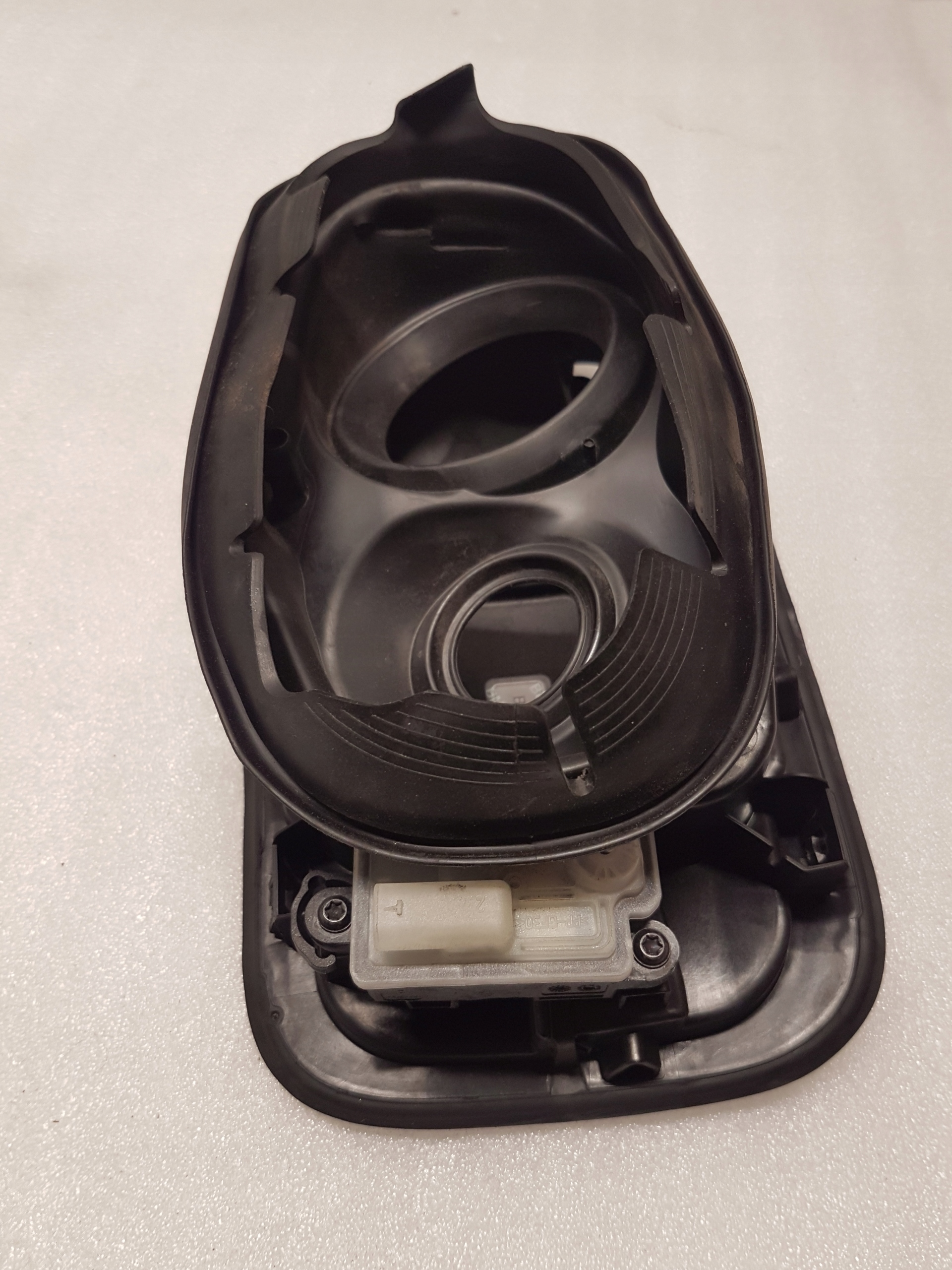 Tankklappe des Kraftstoffsbehälters BMW G21 7433410