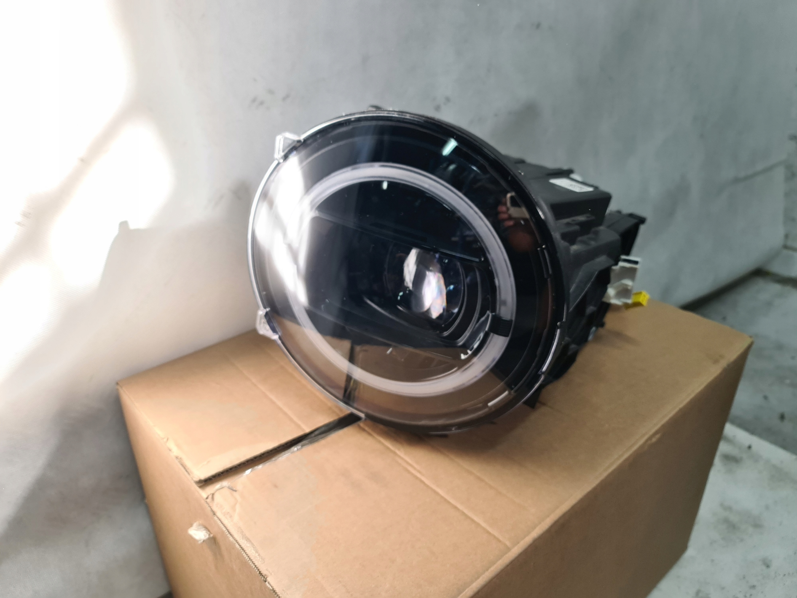 LEWY FULL LED MATRIX G-KLASA A4639068902 Strona zabudowy lewa