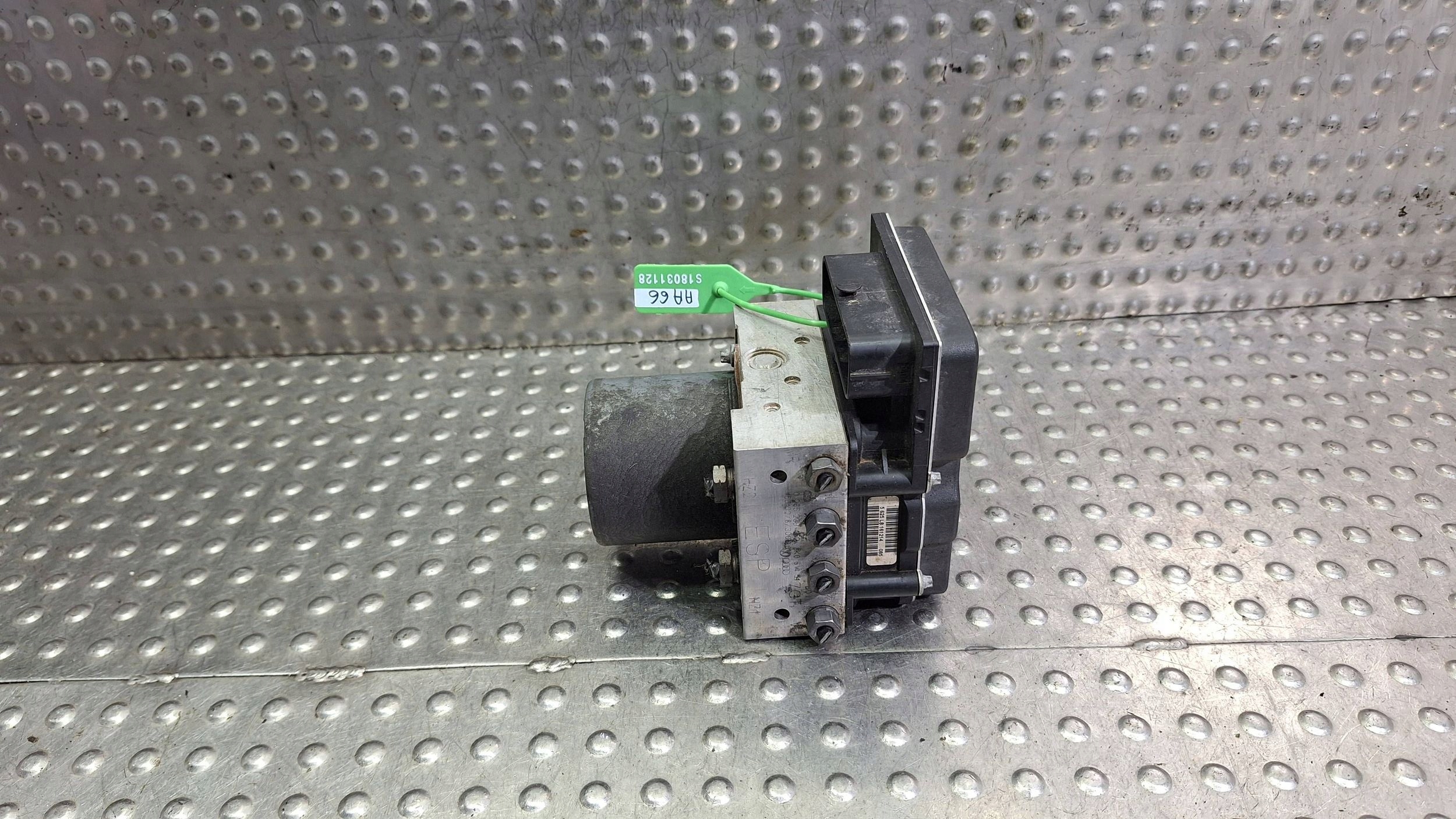 pump control unit ABS 8K0907379CN 8K0614517GT AUDI A4 B8 A5 8T 2.0 TDI