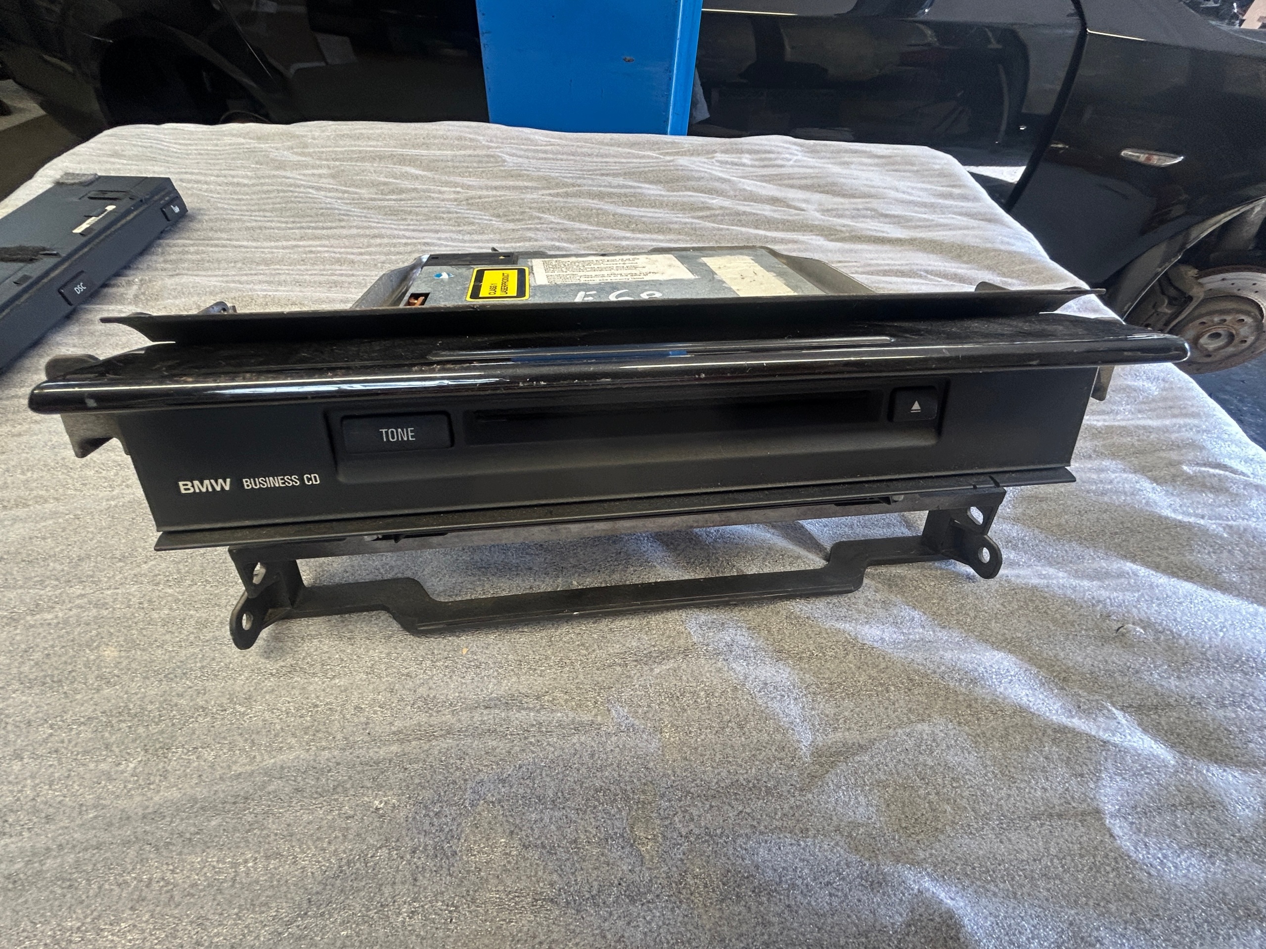 BMW E60 PANEL RADIA CD 6900604