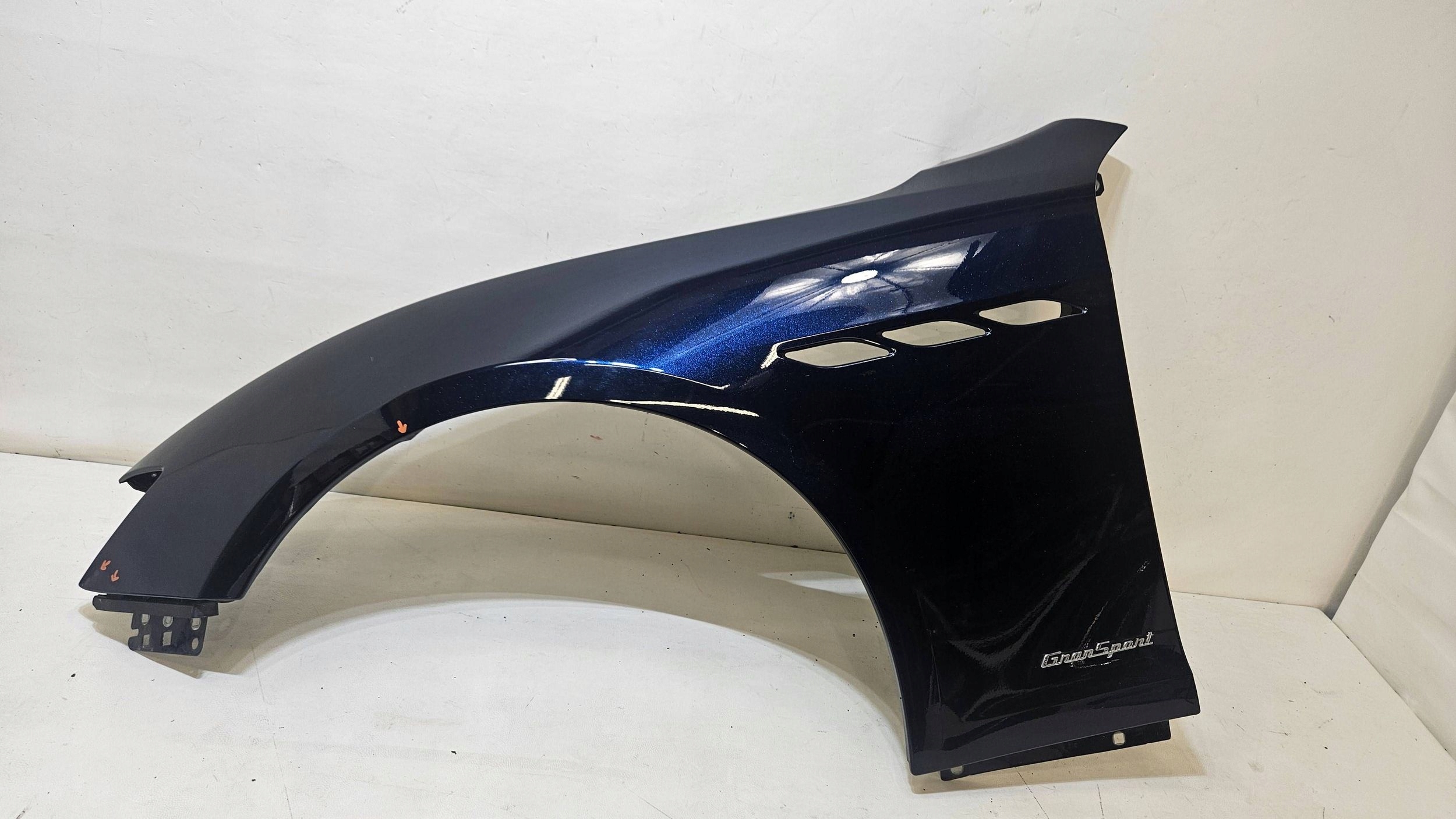 BŁOTNIK LEWY PRZÓD PRZEDNI MASERATI GHIBLI GRANSPORT M157 ORYGINALNY